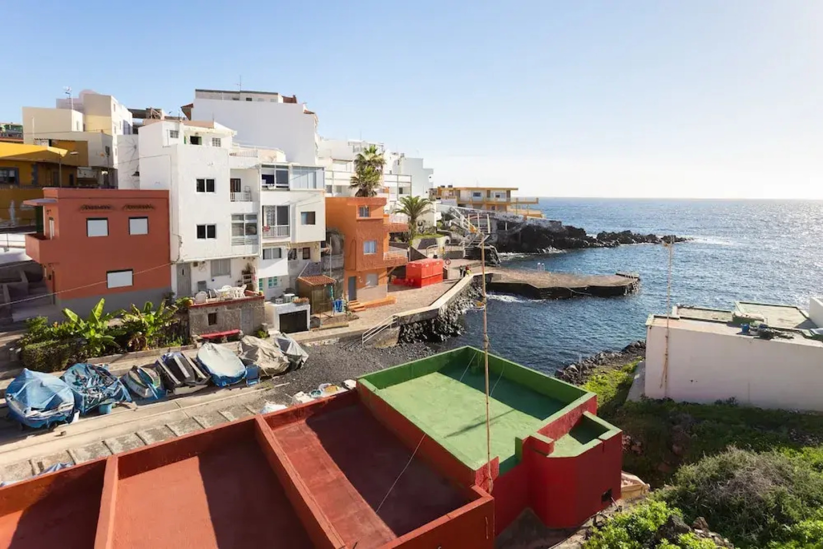 HomeLike Stunning Sea Front House with Wifi