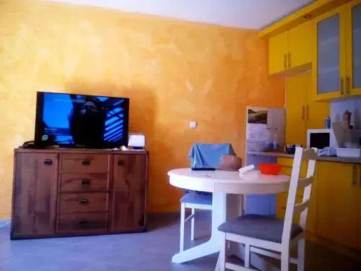 Sunny Port Apartment & Rooms