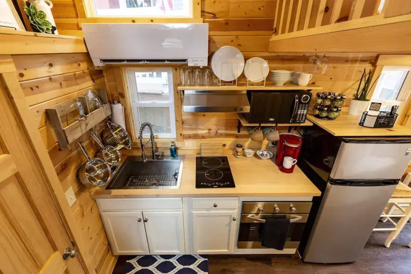 Tiny House! Hot Tub! Pikes Peak & AC