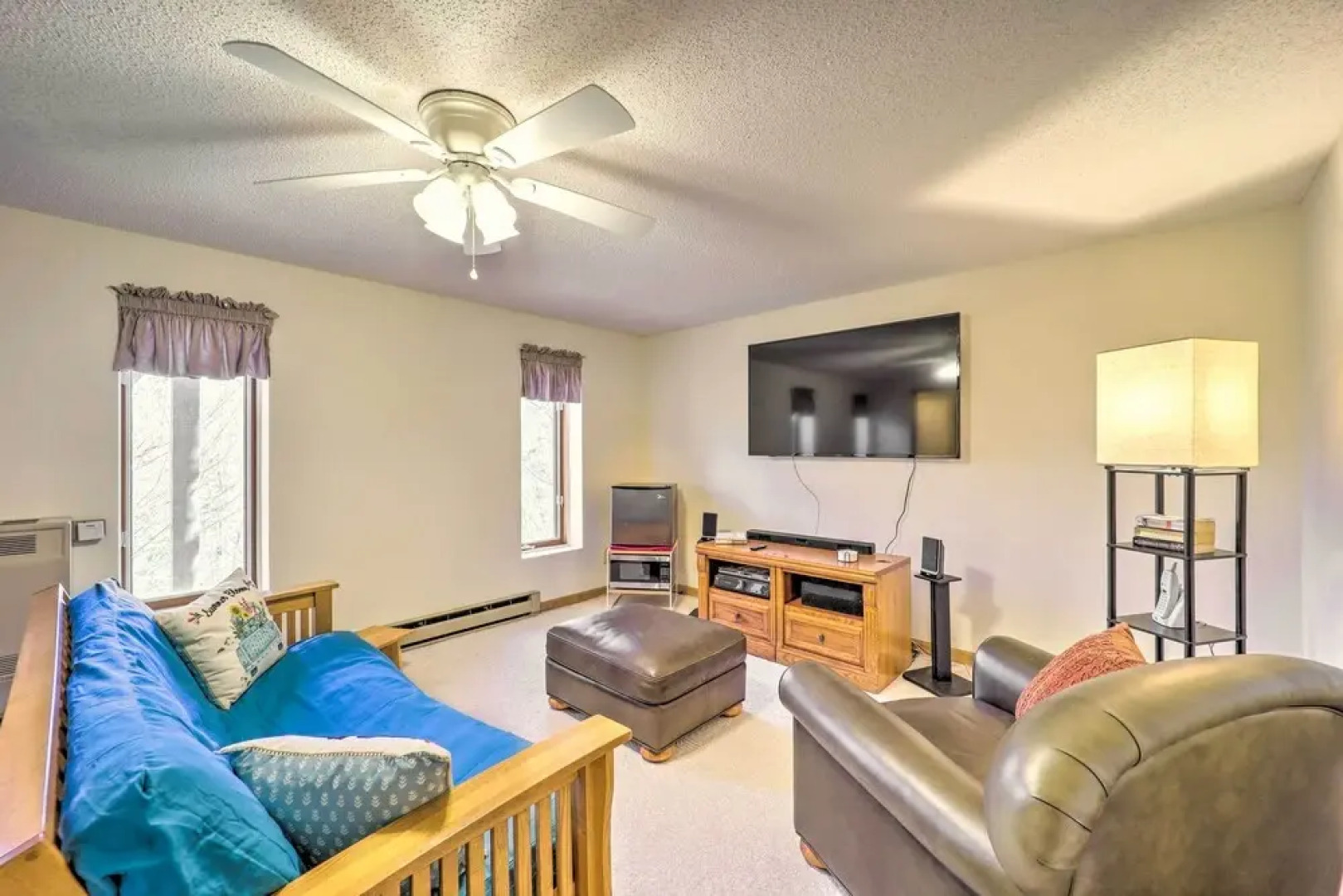 Near Beech Mountain: Crimson Cabin w/ Views