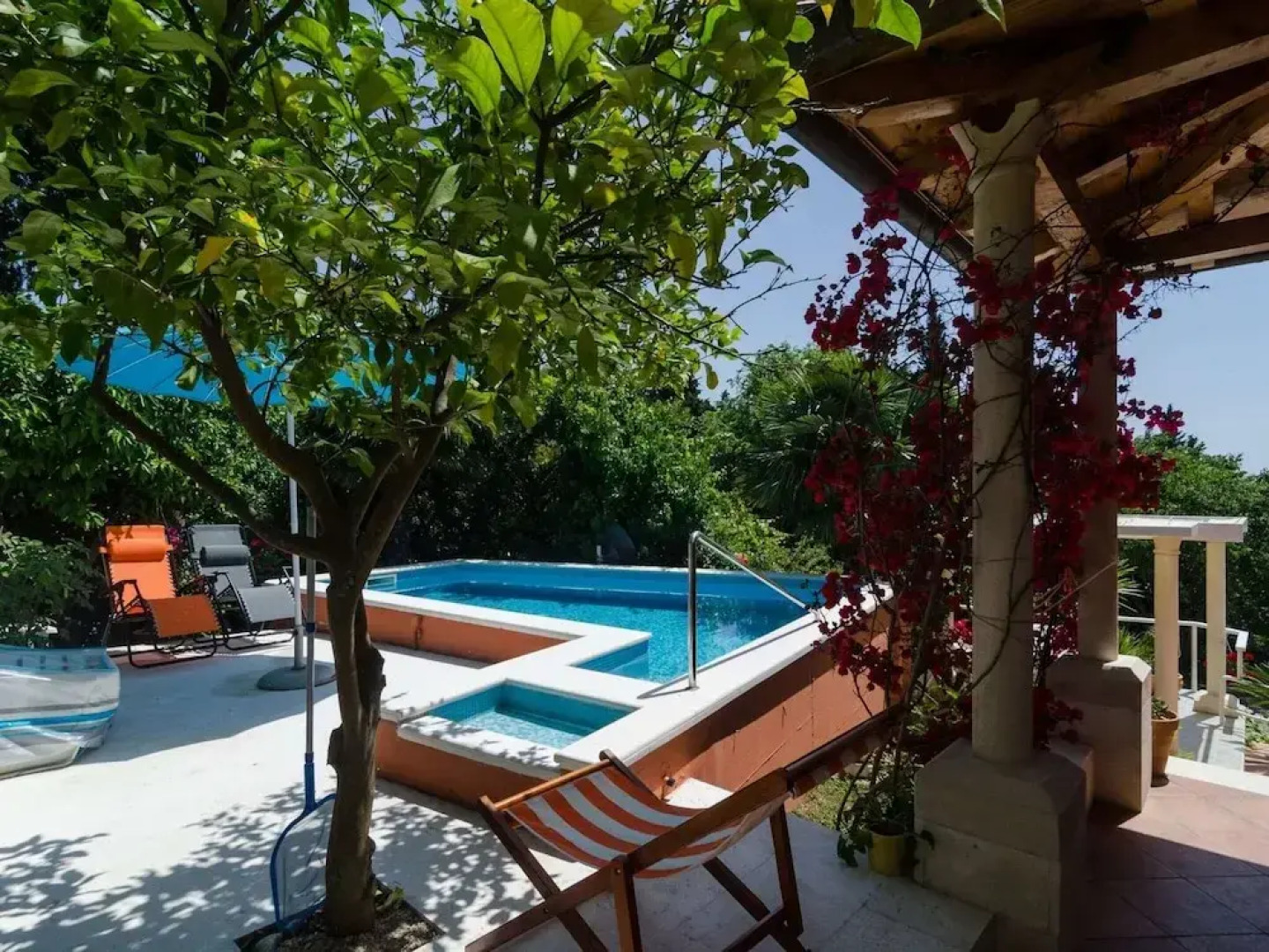 Holiday Home Gemma - Four Bedroom Holiday Home With Terrace and Swimming Pool