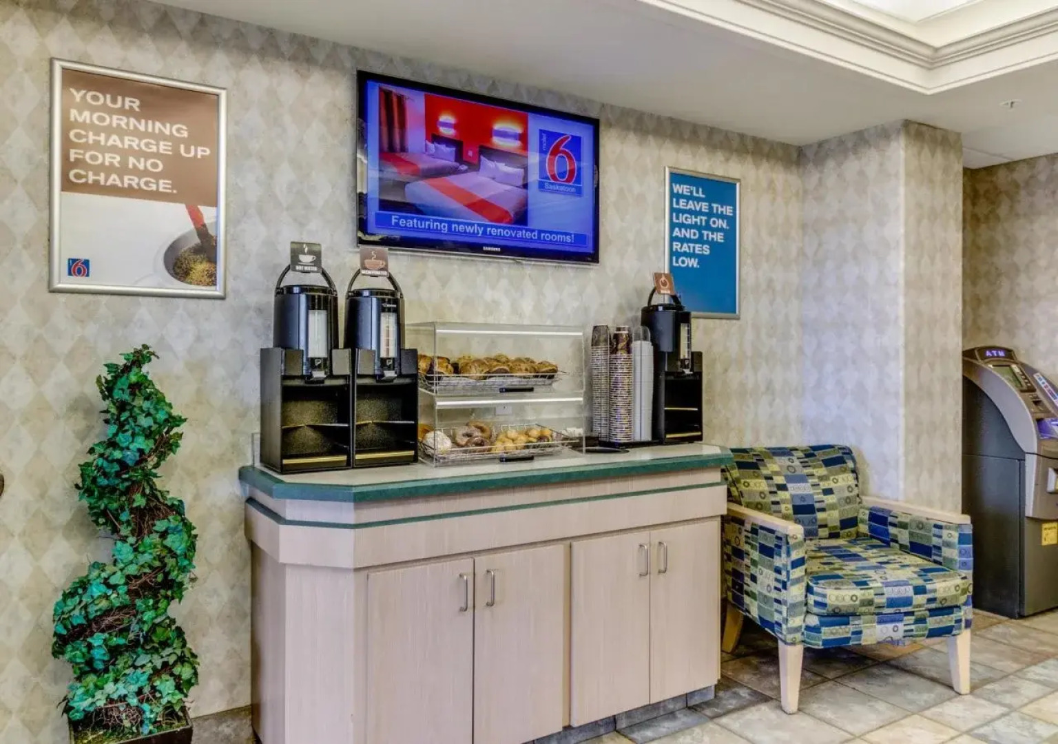 Motel 6 Saskatoon, SK