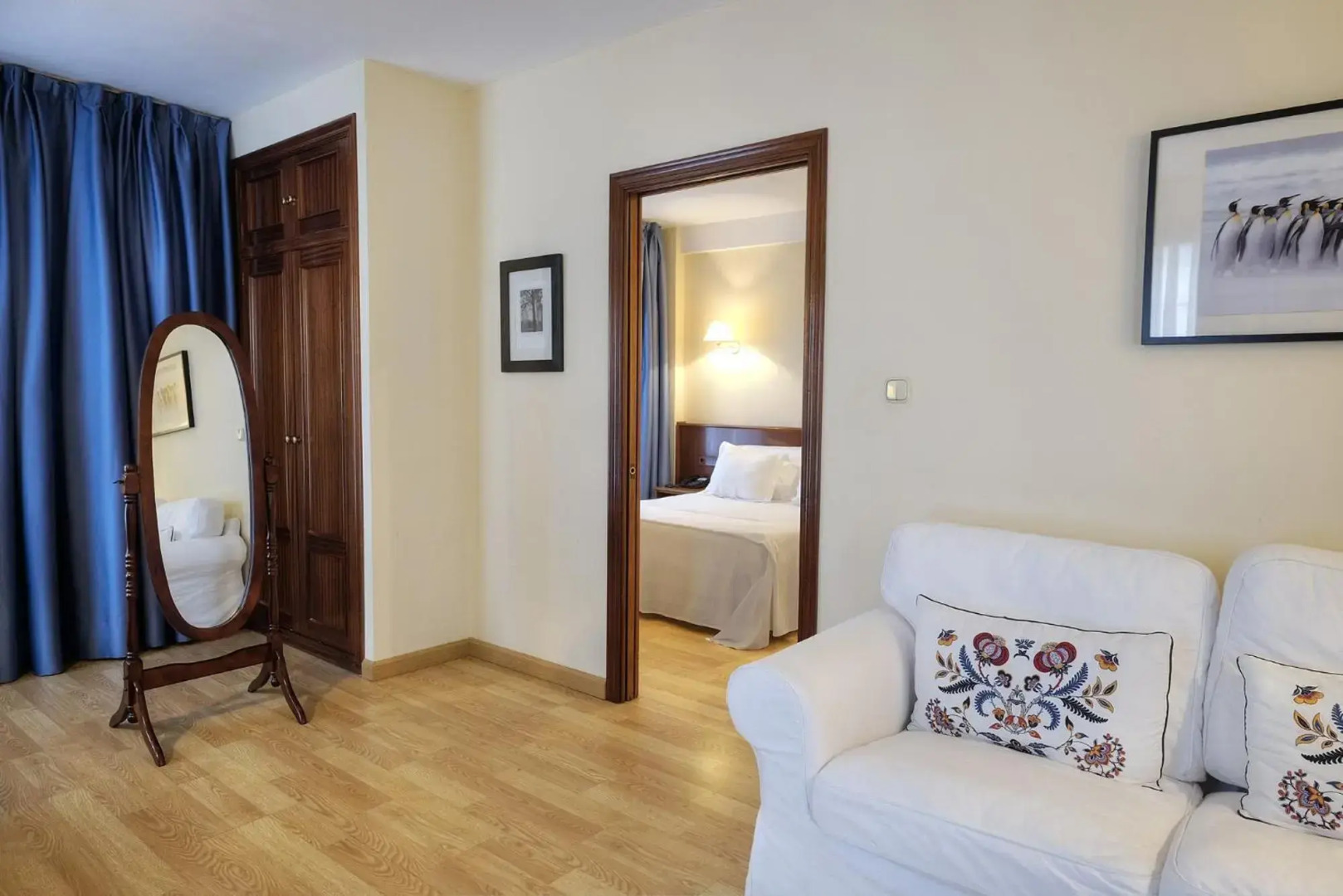 Palacio Arias and Hotel y Apartamentos Arias