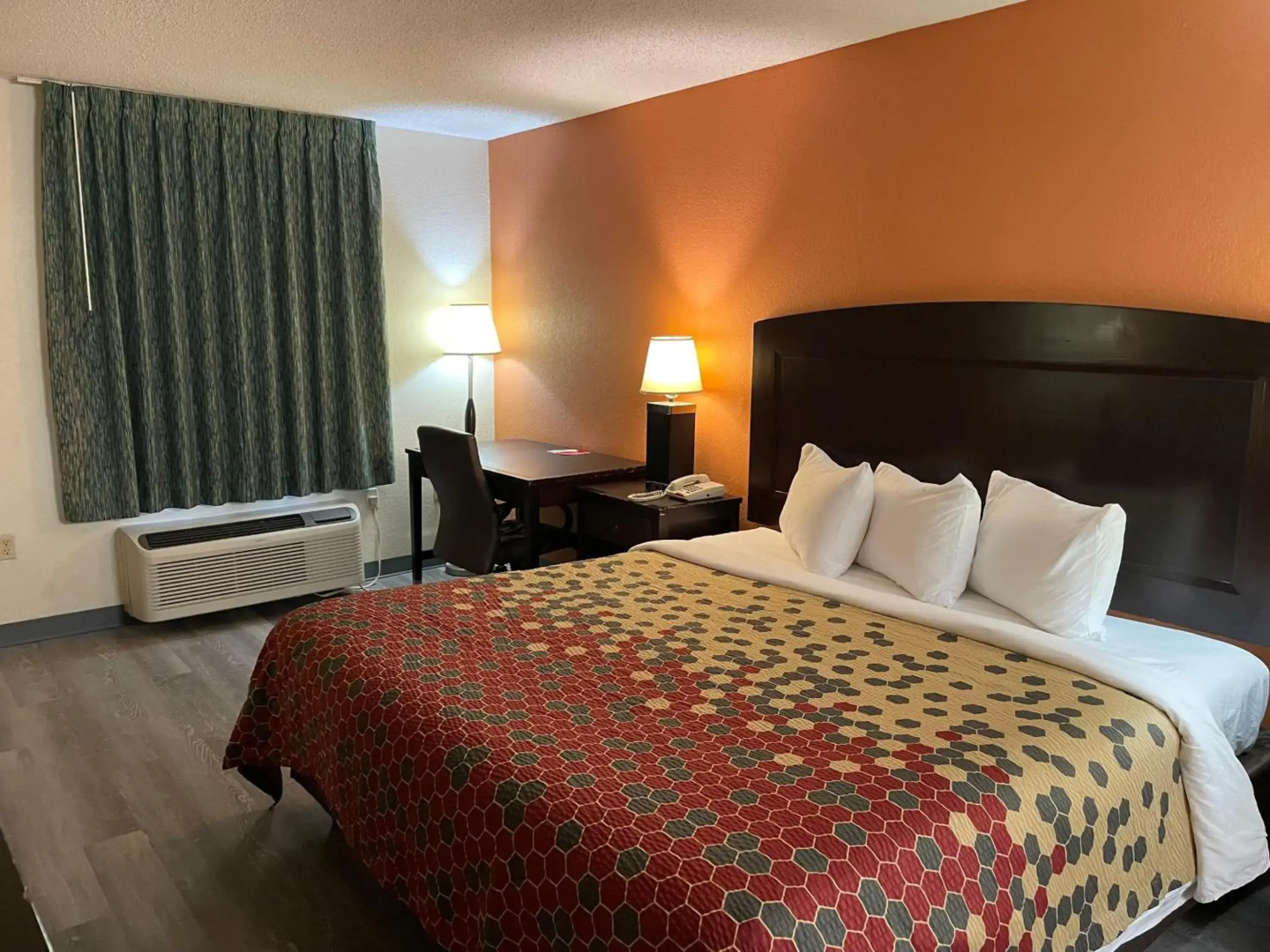 Econo Lodge Inn & Suites Sweetwater I-20