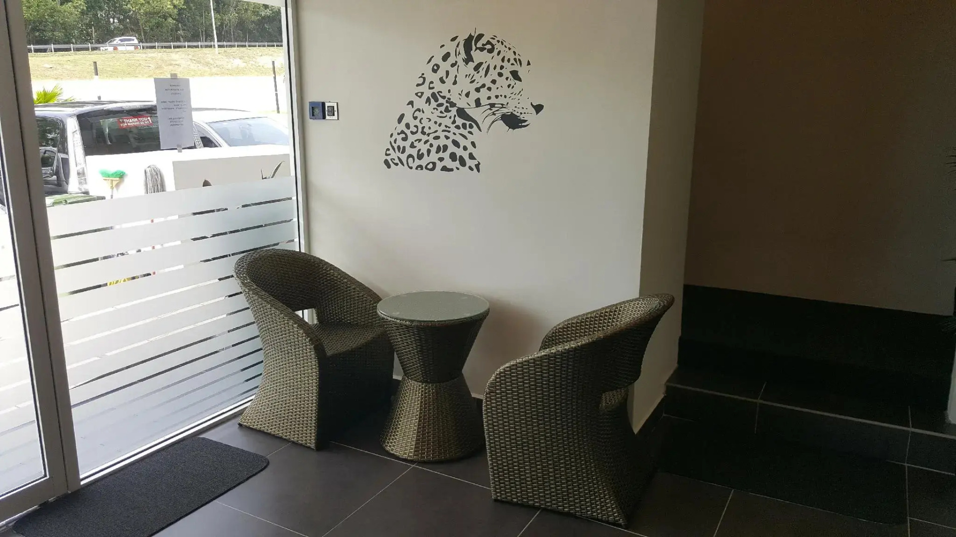 9 Square Hotel - Sri Kembangan