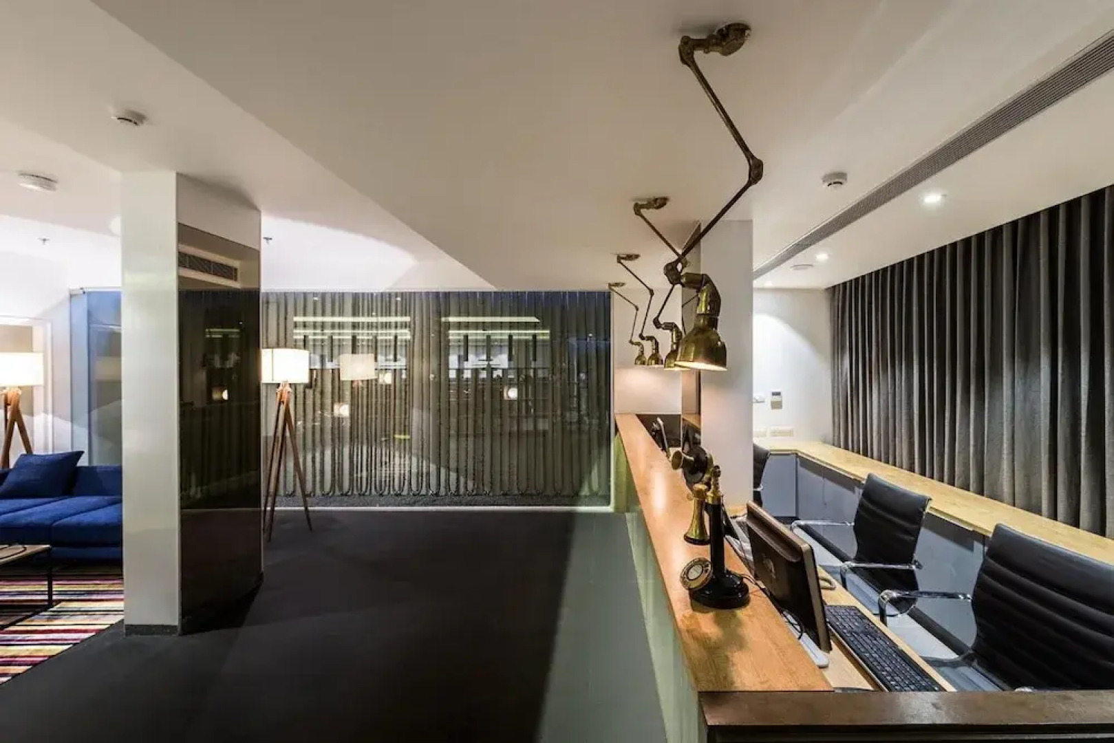 OYO 1447 The Port Hotel