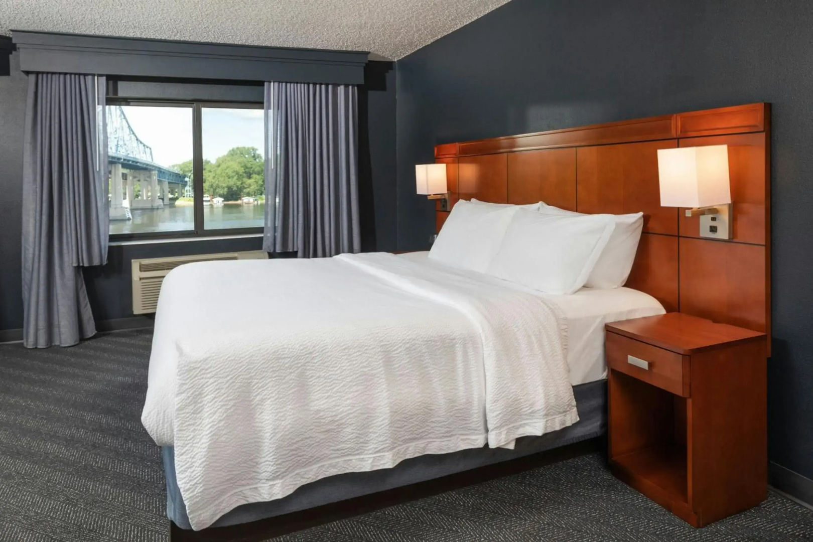 Courtyard by Marriott La Crosse