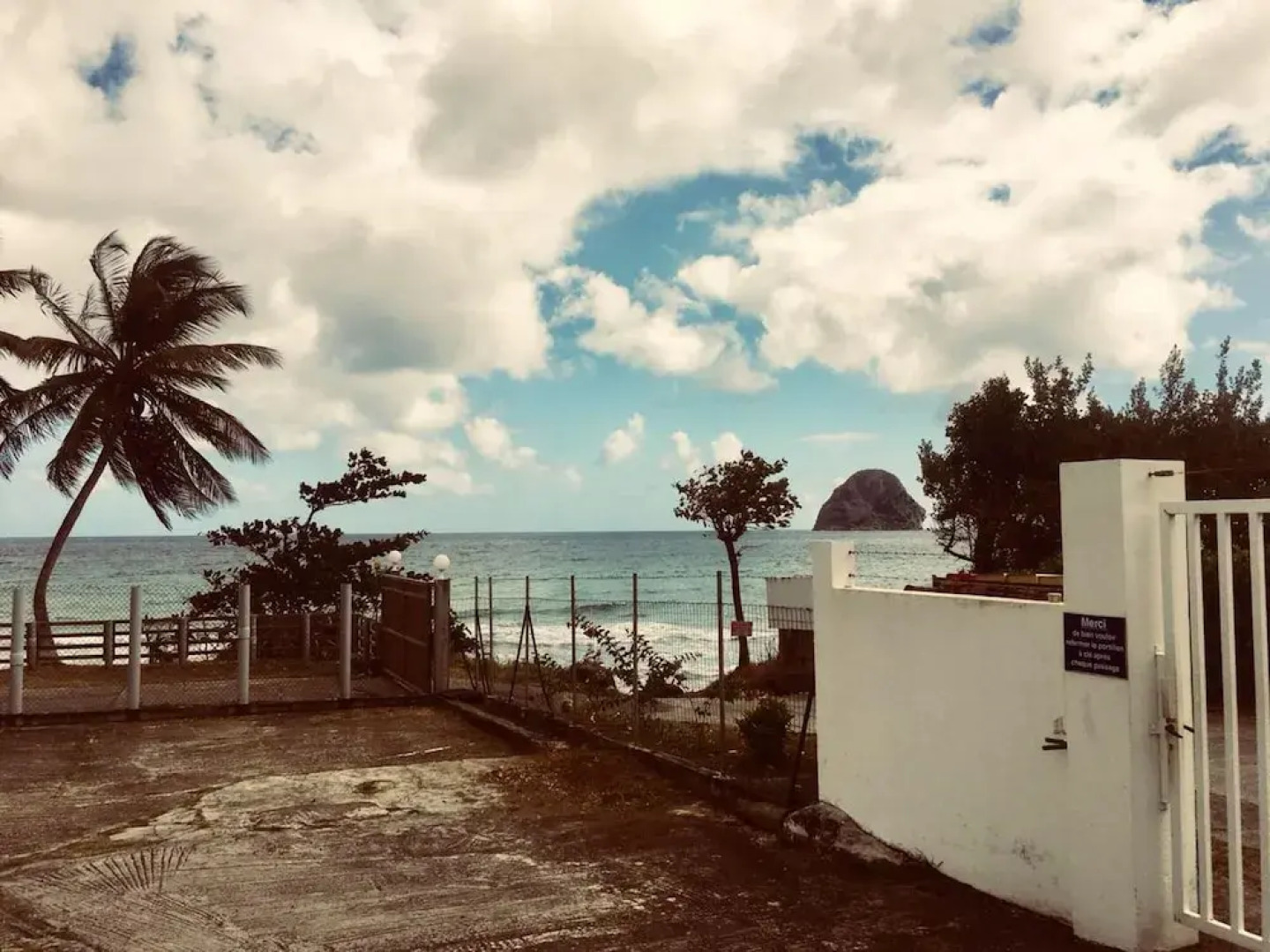 Bungalow With one Bedroom in Le Diamant, With Wonderful sea View and F