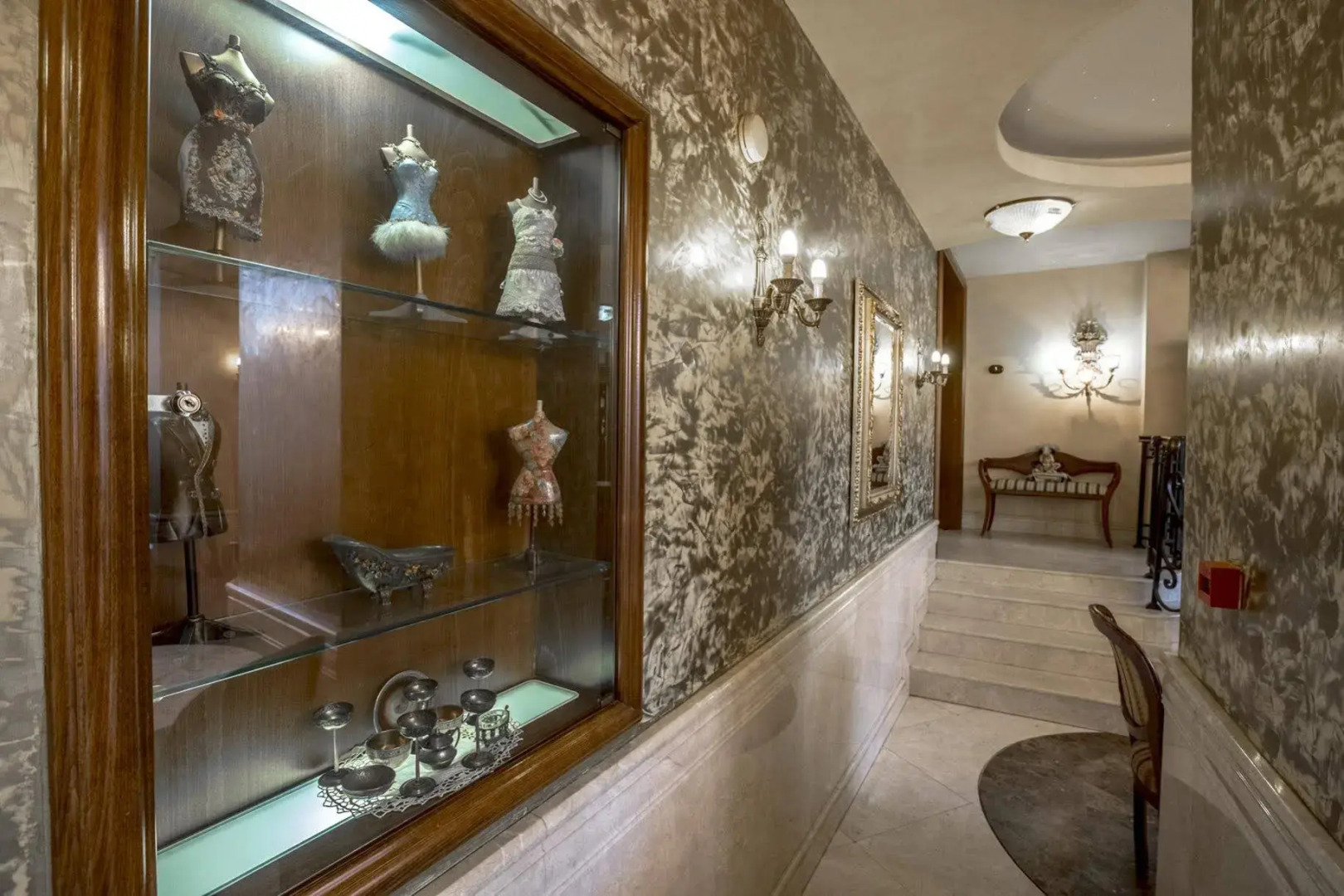 Zeus Essence Bucharest Venezia