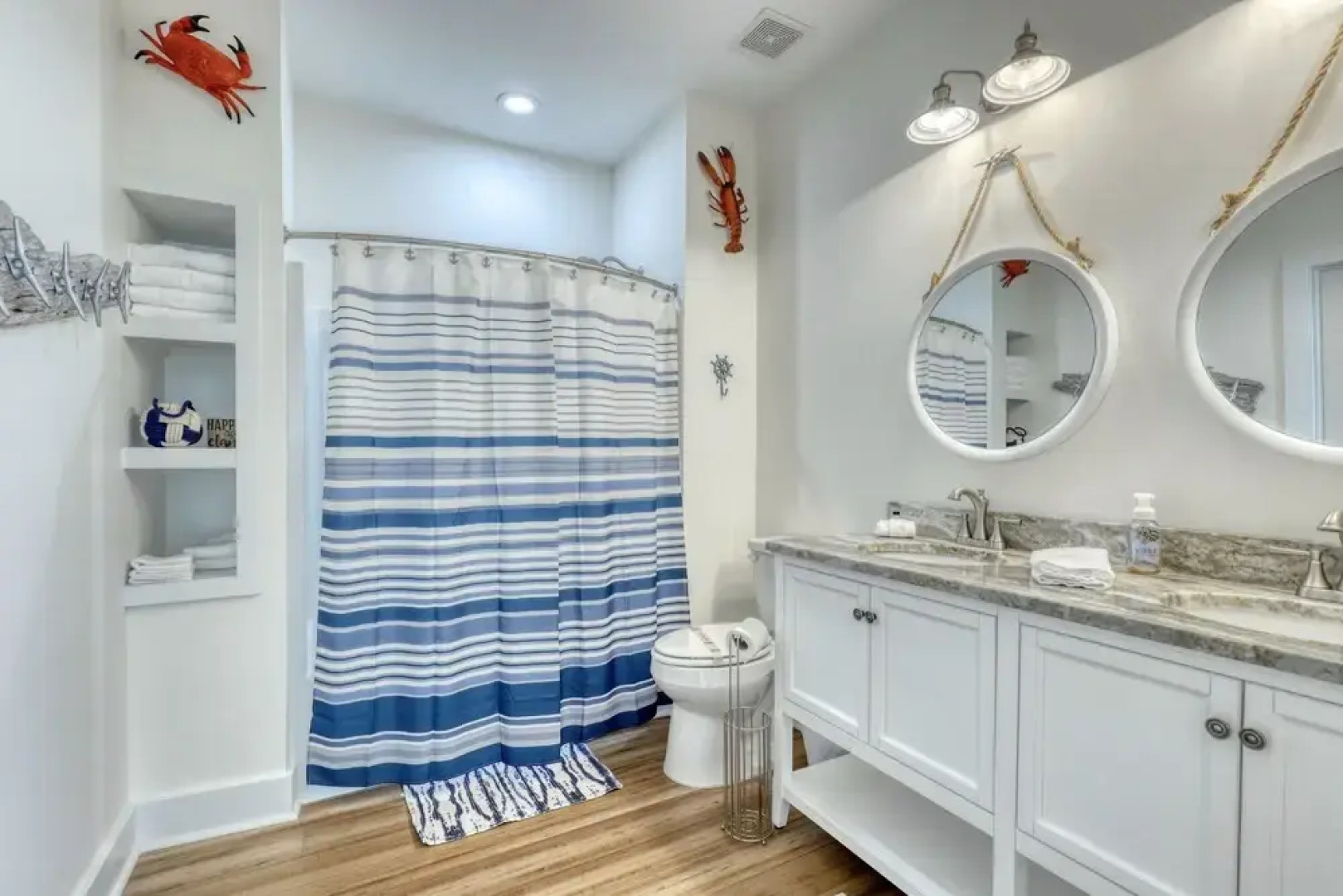 Salty Seahorse - Waterfront! Pet Friendly! Game Room, Pool Table, Beautiful Views - Room For The Whole Family 4 Bedroom Home by RedAwning