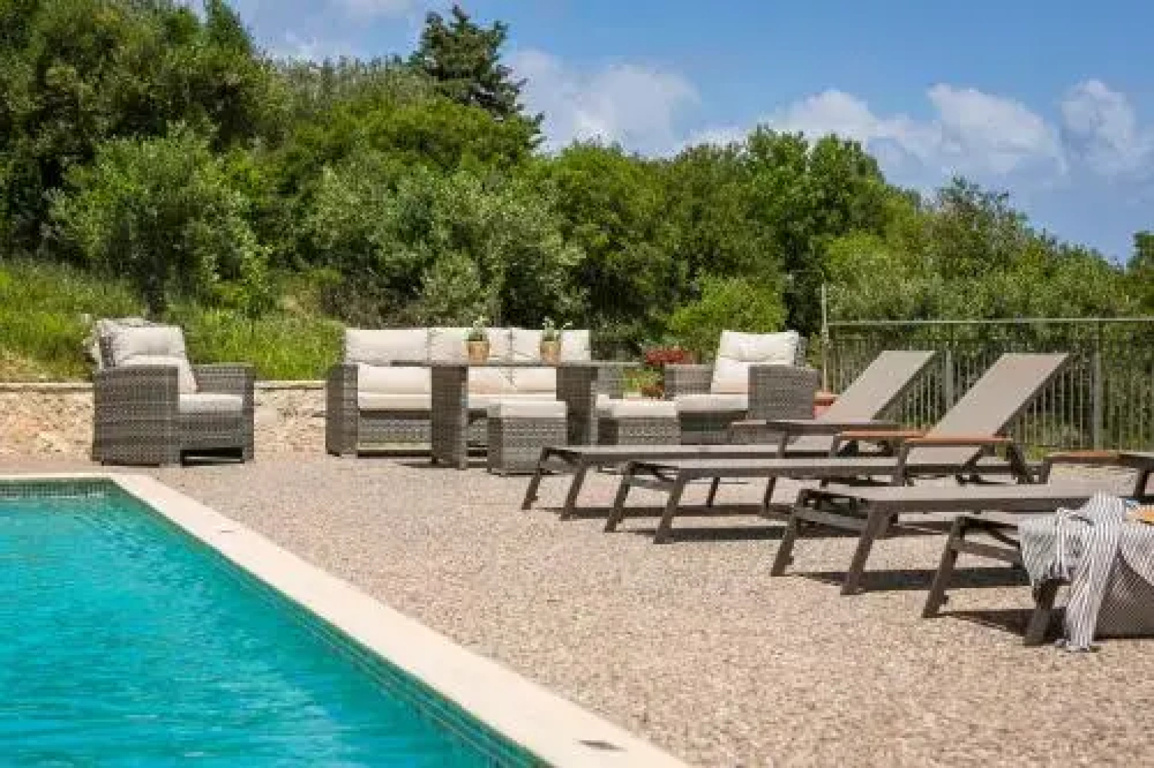 Martini Waterfront Suites