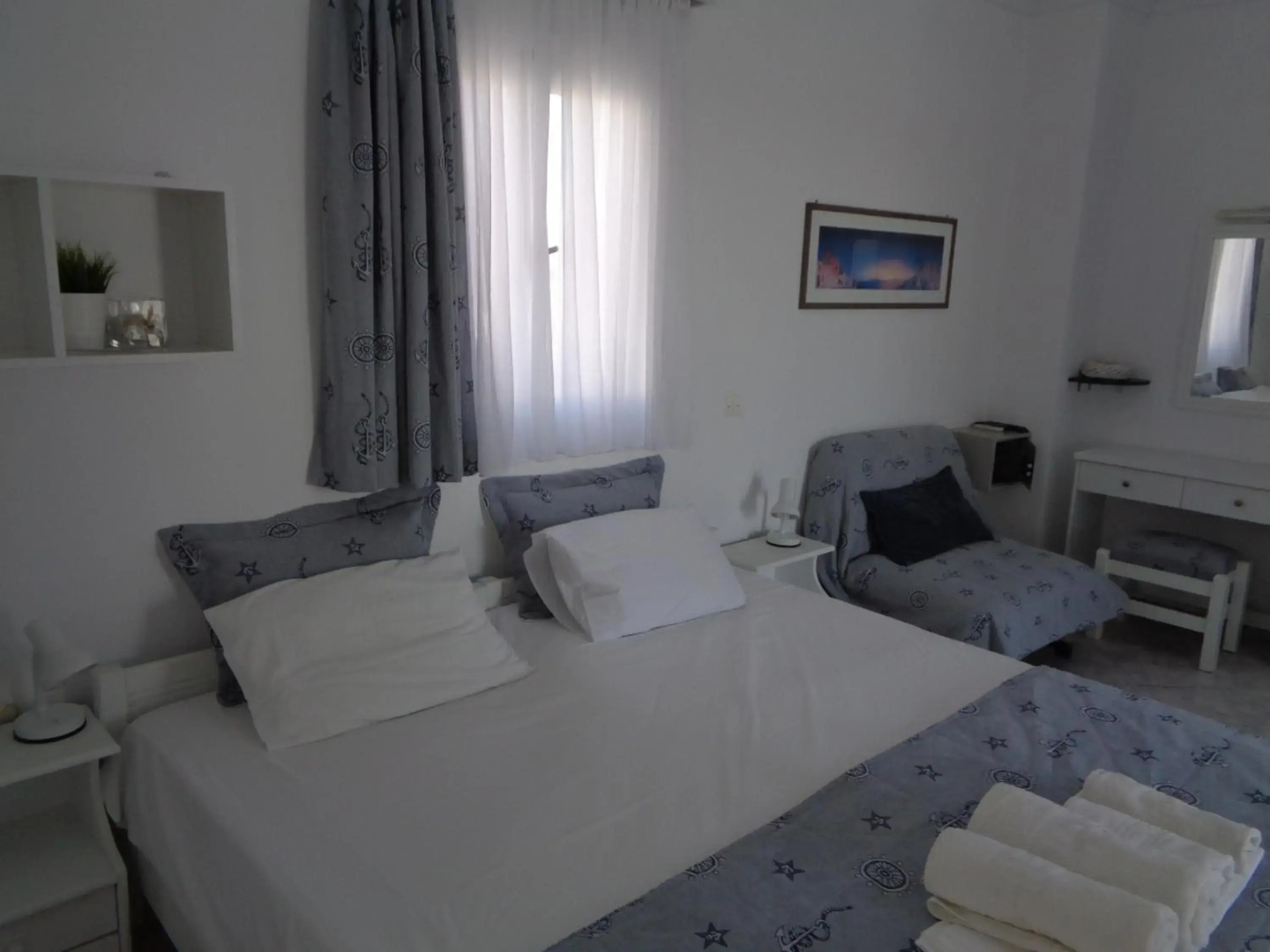 Blue and White Studios & Apartments