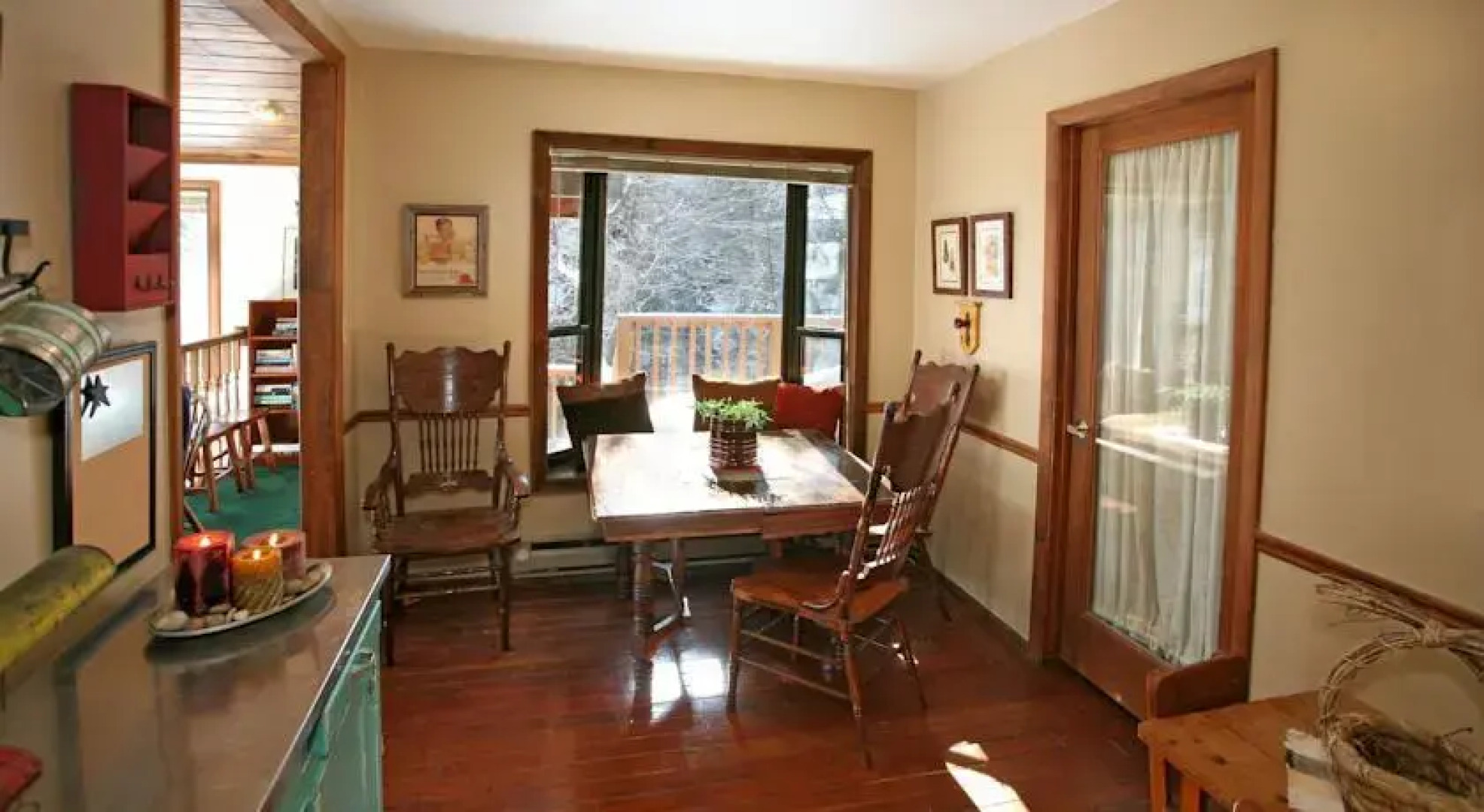 Hillside Hideaway by Stewart Mountain Lodging