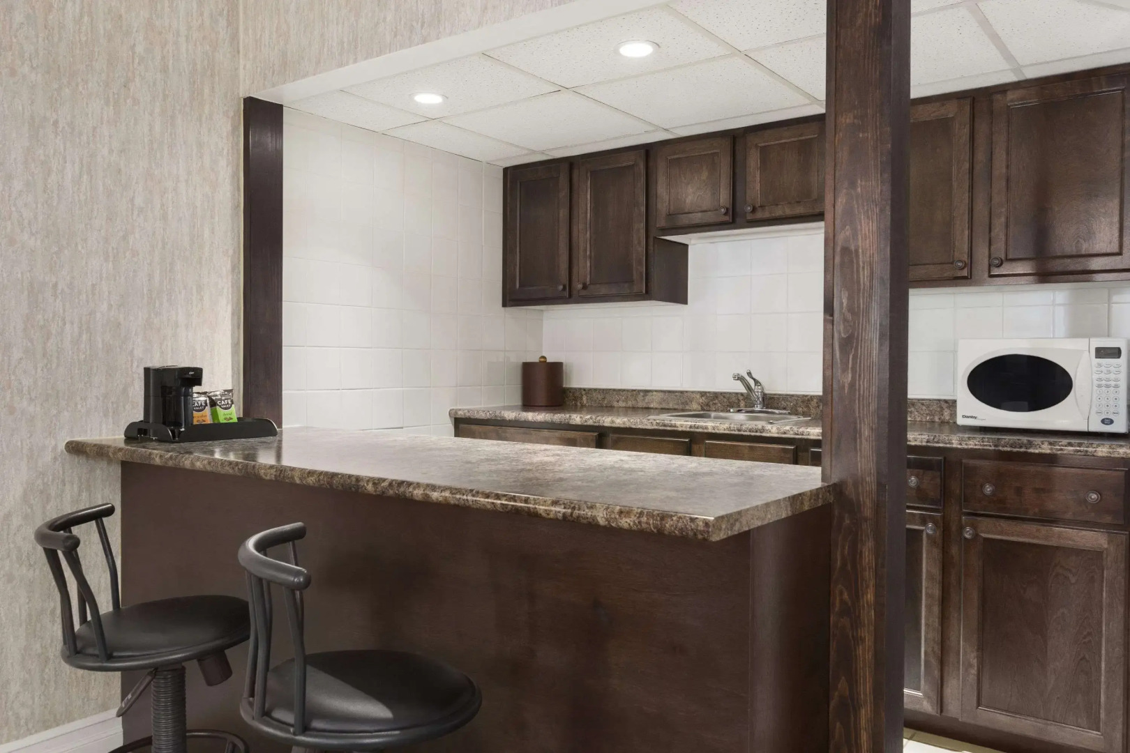 Days Inn & Conference Center by Wyndham Bridgewater