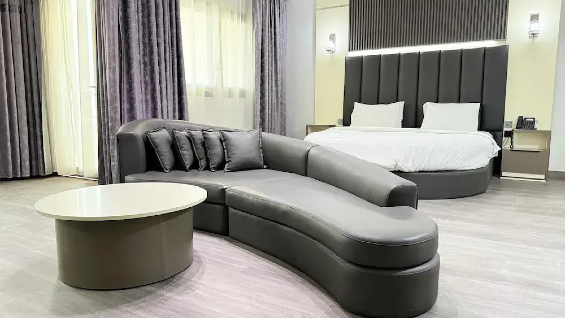 Royal Tulip Dancenter Suites Sharjah