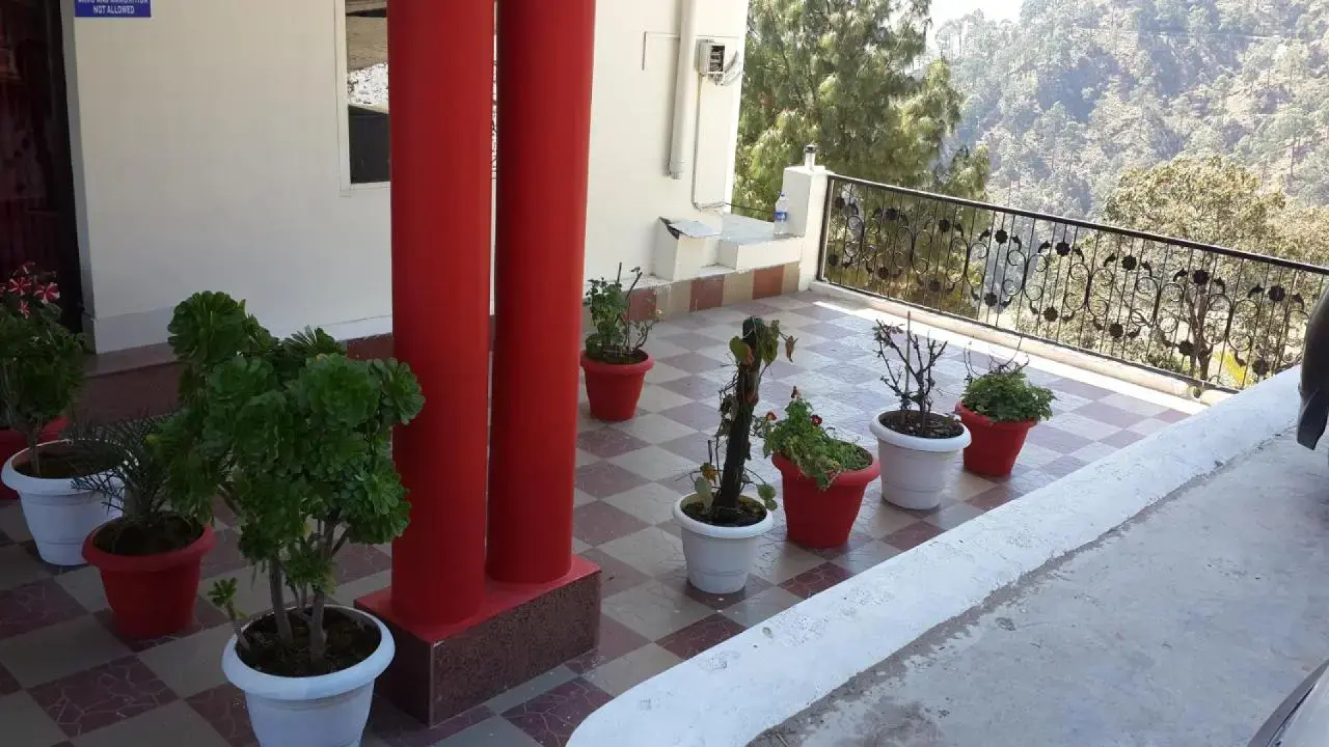 Garhwali Inn