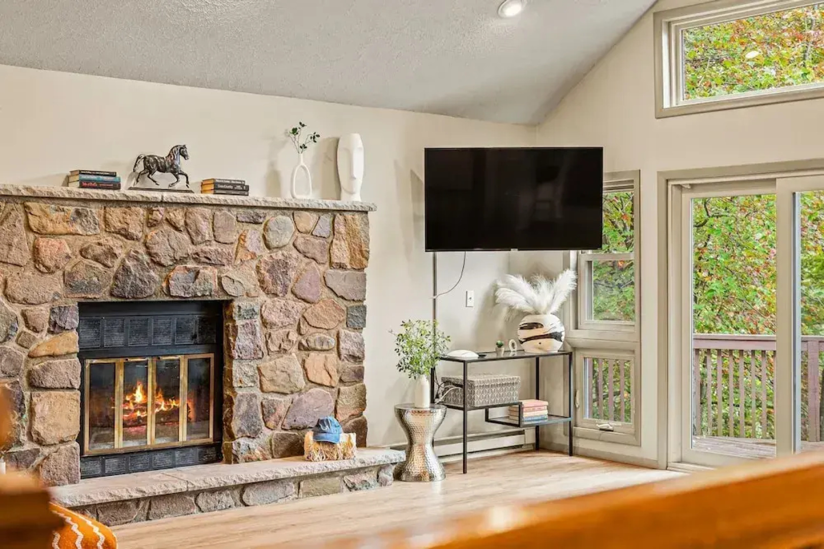 Emerald Bluff by Avantstay Lake Views Deck Fire Pit Game Room