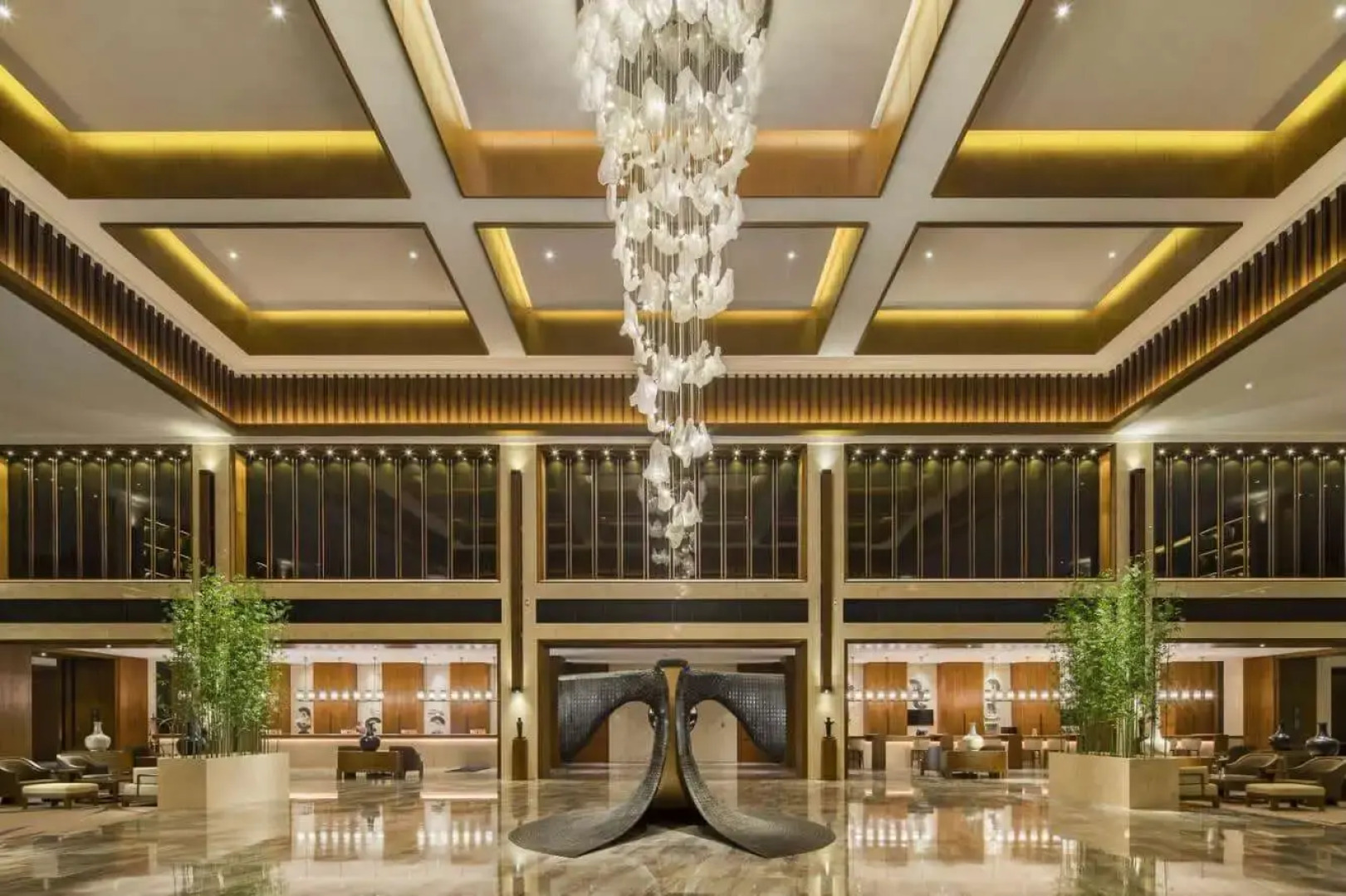 Wyndham Grand Plaza Royale Kaidi