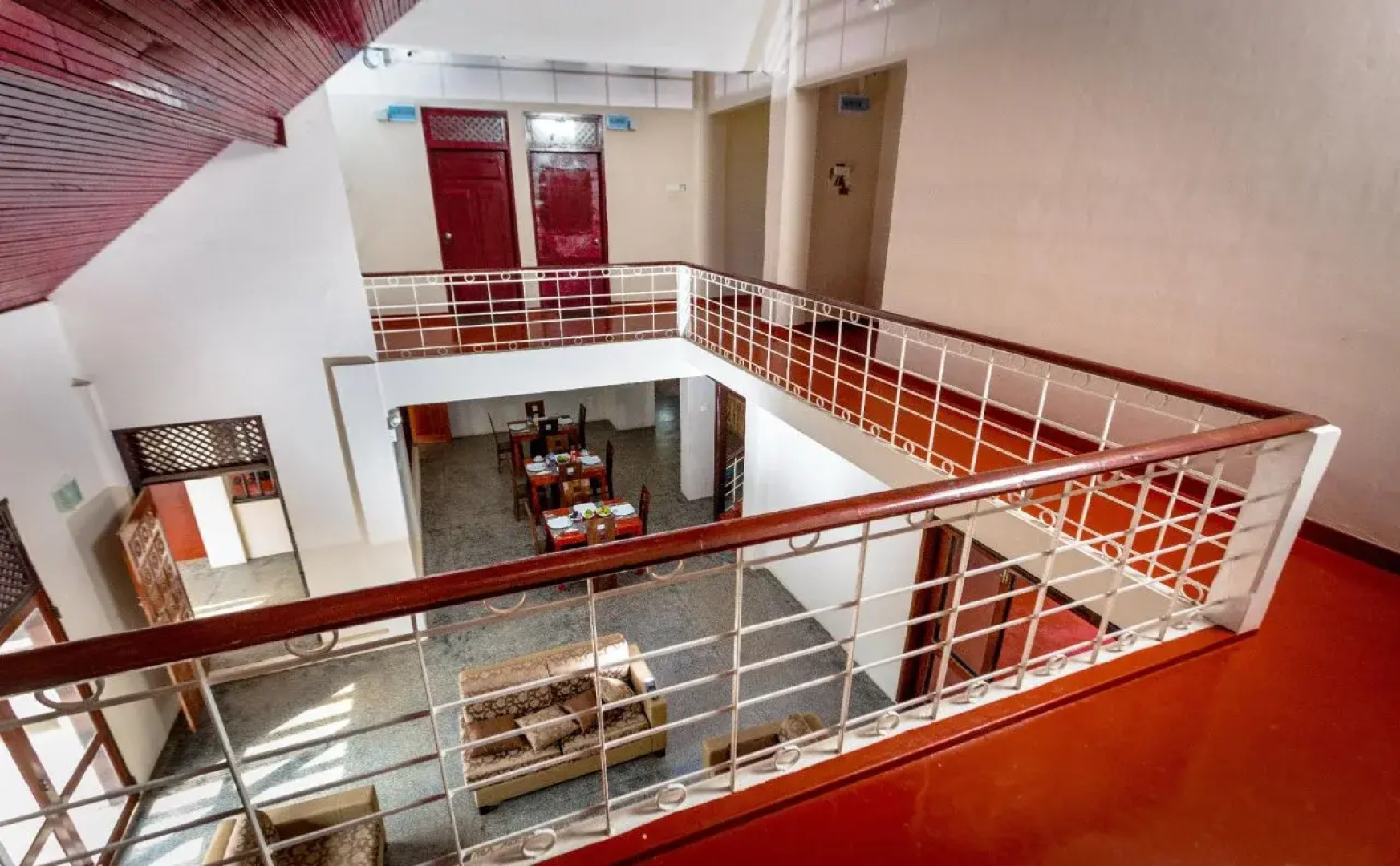 Dayanithi Guest House