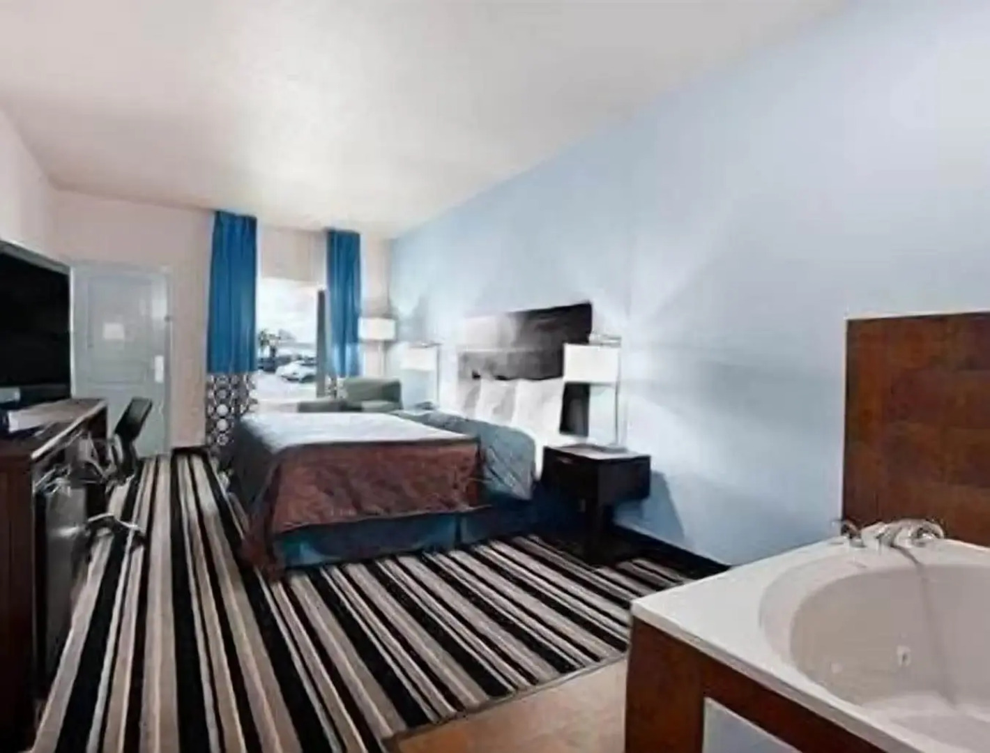 Super 8 by Wyndham Dilley TX