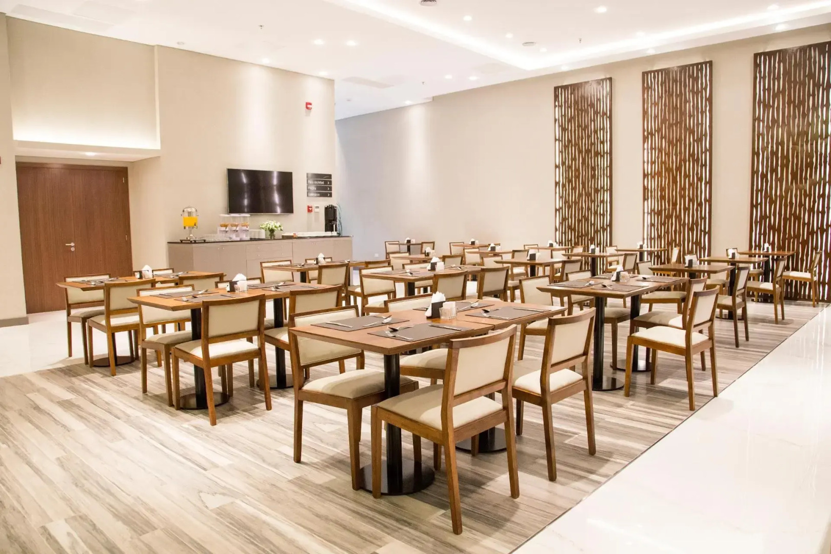 Hotel Land Plaza La Plata