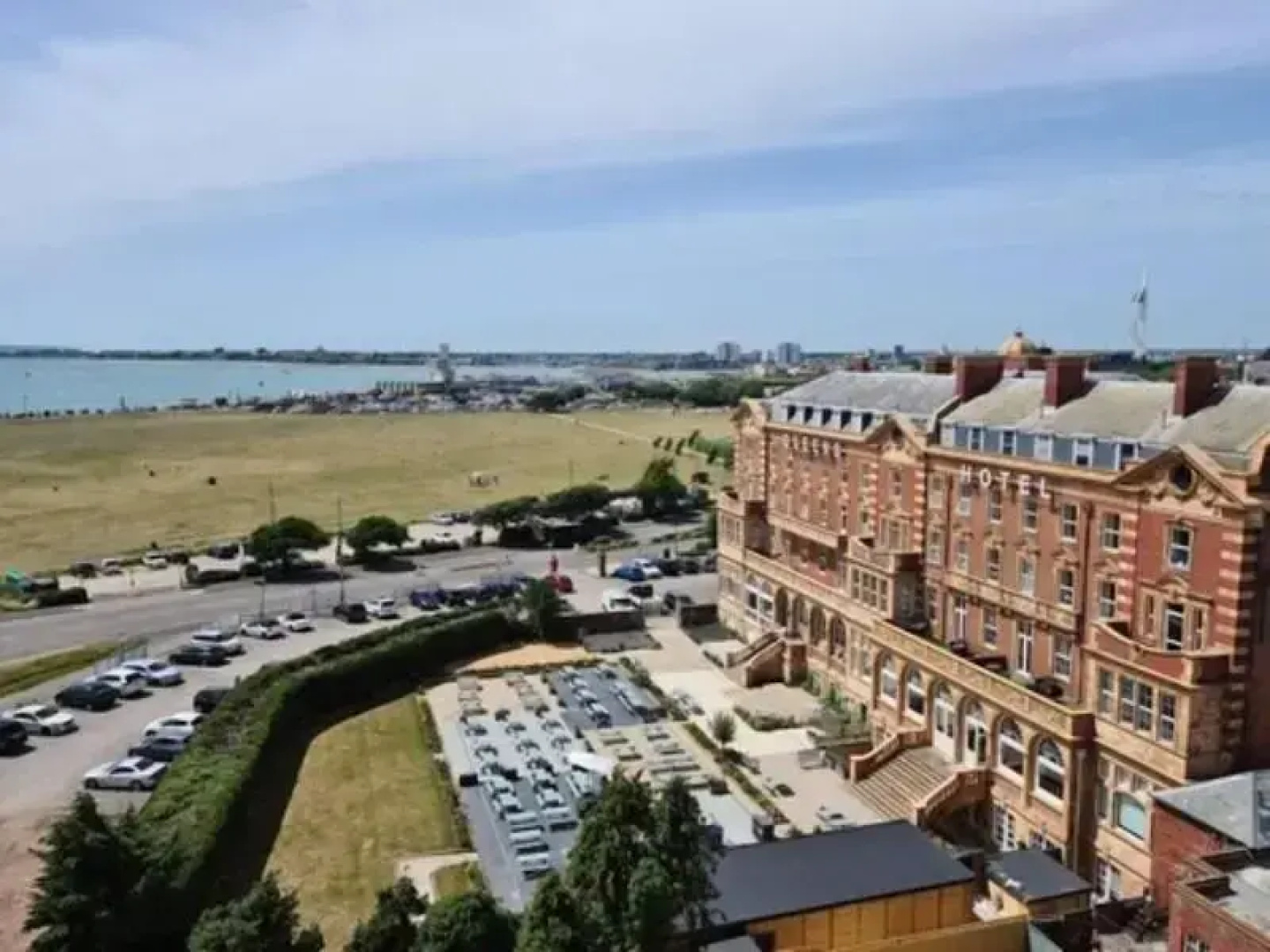 Queen s Hotel