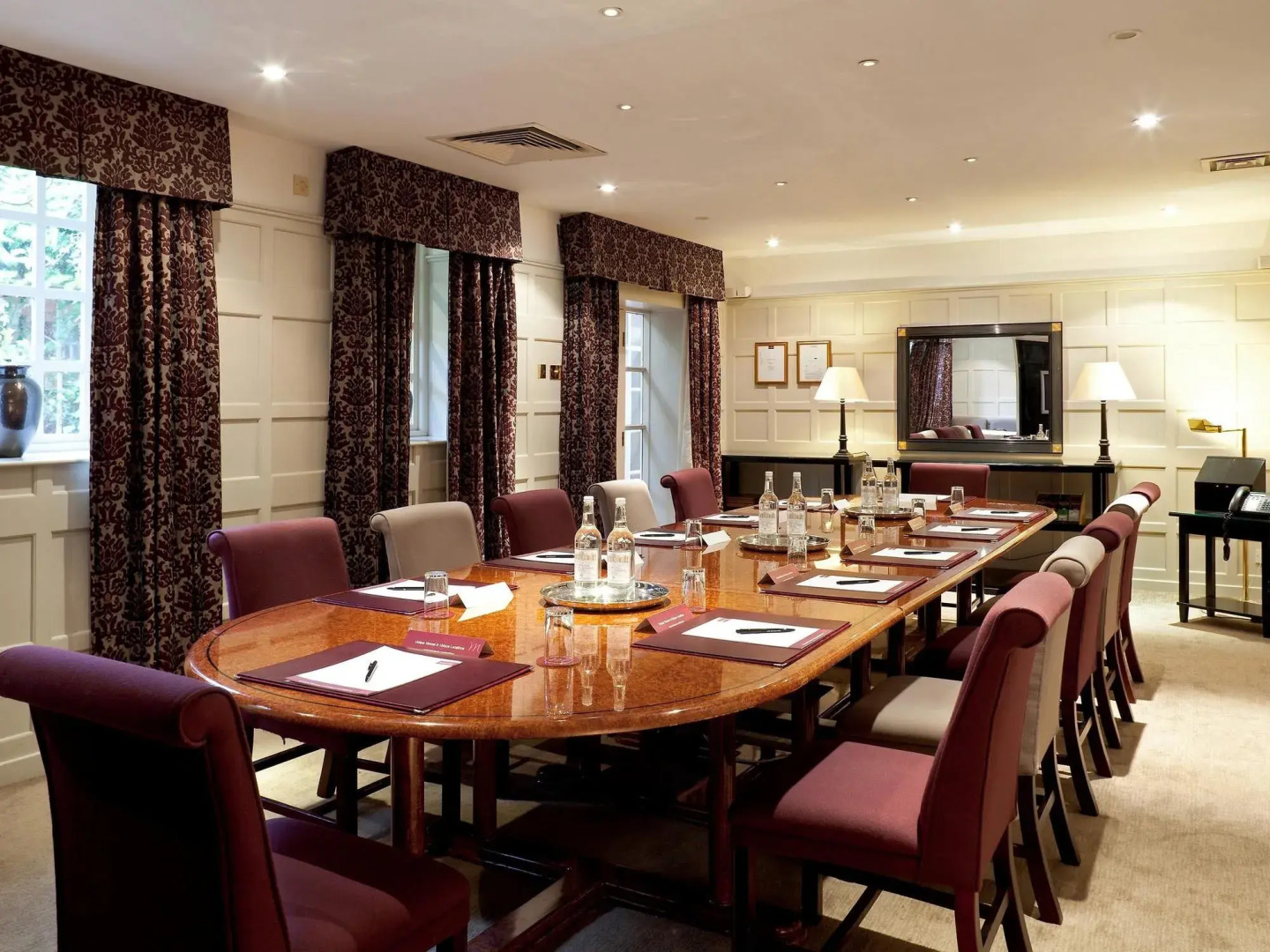 Mercure White Hart Hotel Salisbury and Apartments