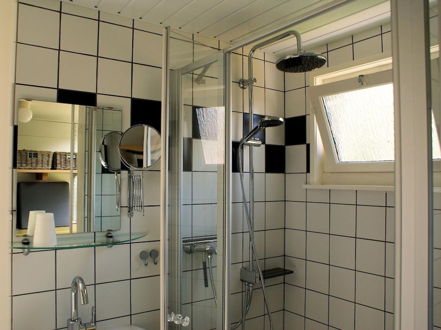 Modern Comforts of This Home in Paesens