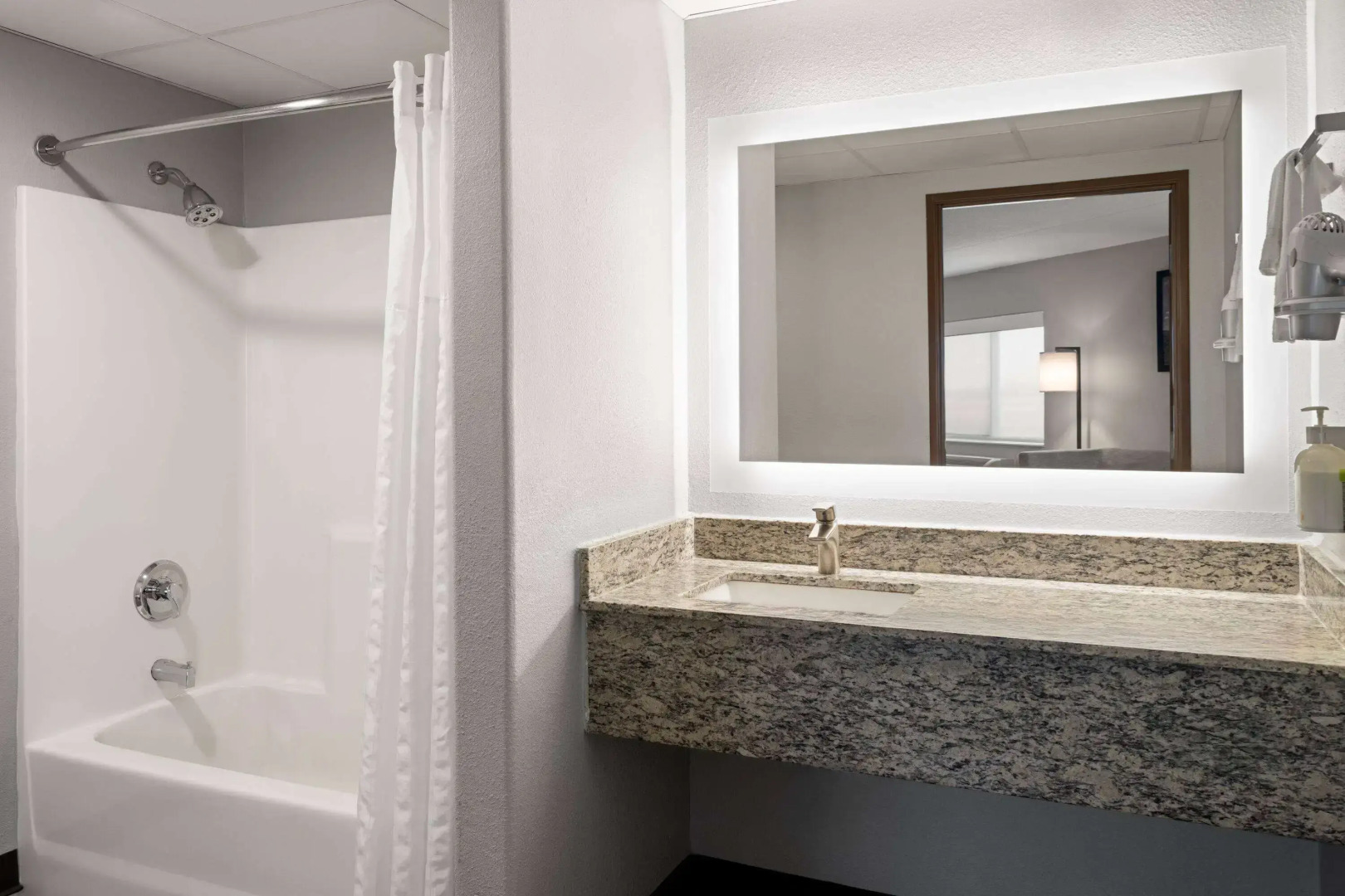 AmericInn by Wyndham Beaver Dam