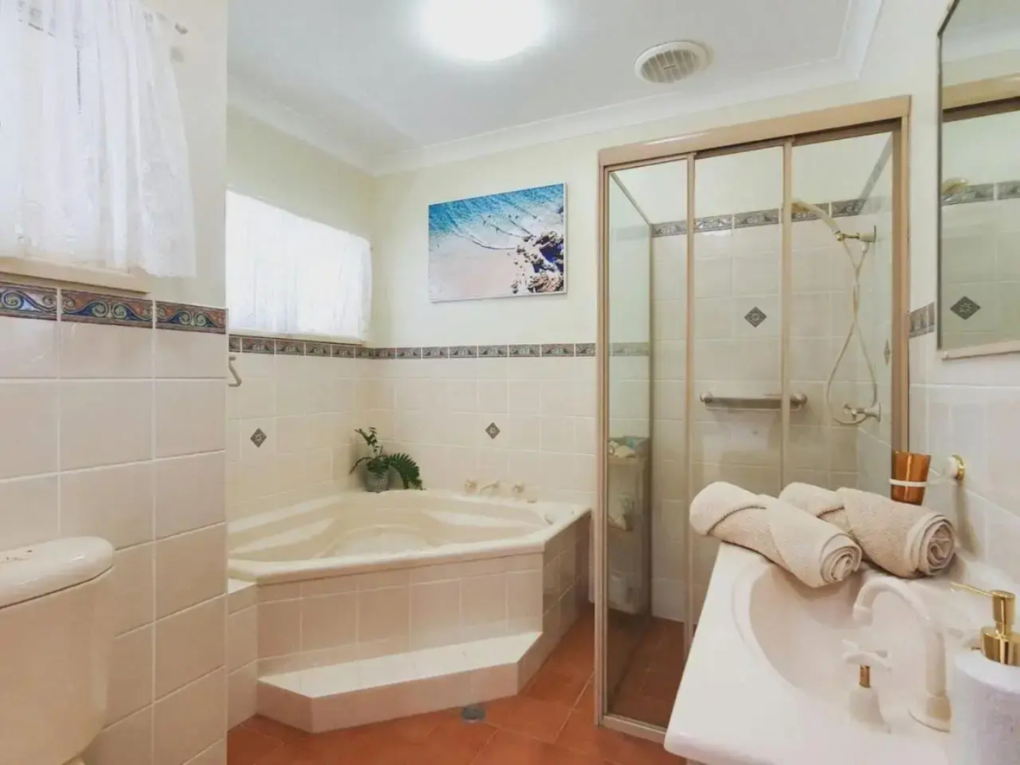 Pelican Beach House 2 Macleay Street