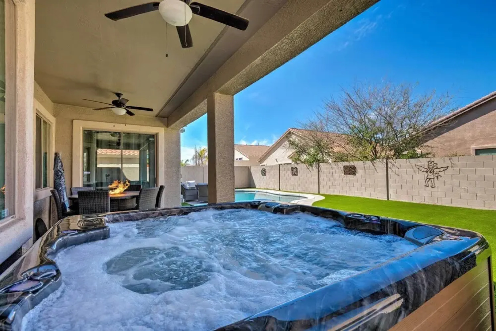 Near Westgate Entertainment District: Home w/ Pool