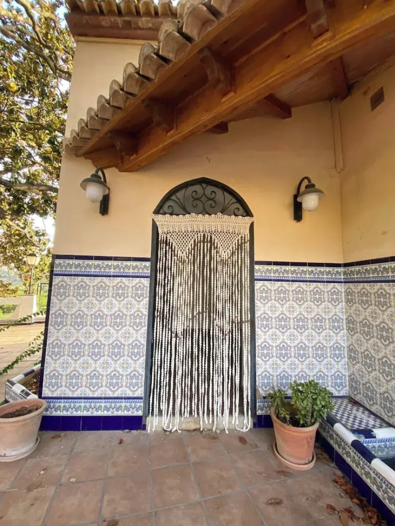 Room-magnolia Loft A Spacious, Authent