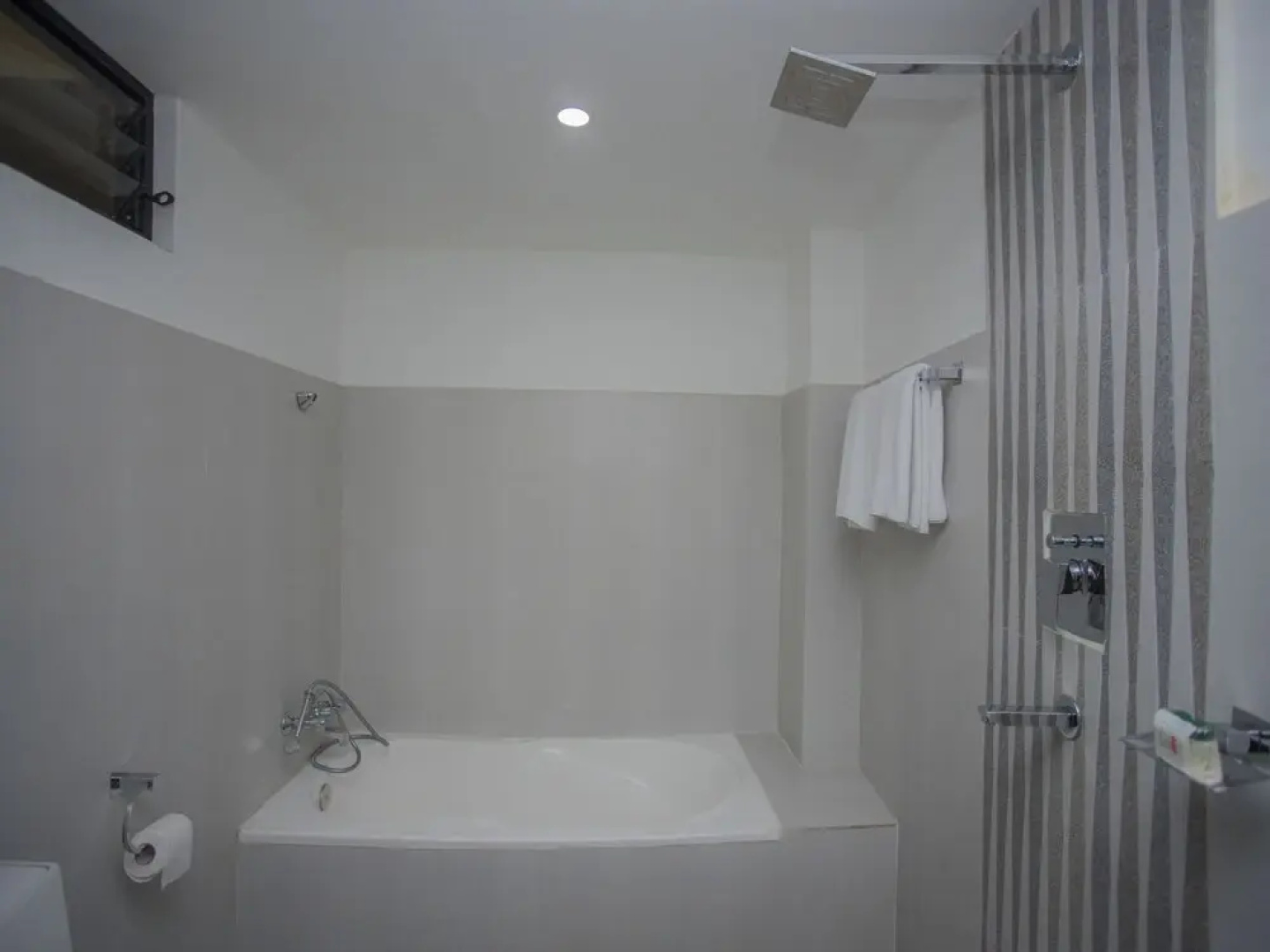 OYO 220 Grand Shivalaya Hotel And Restro