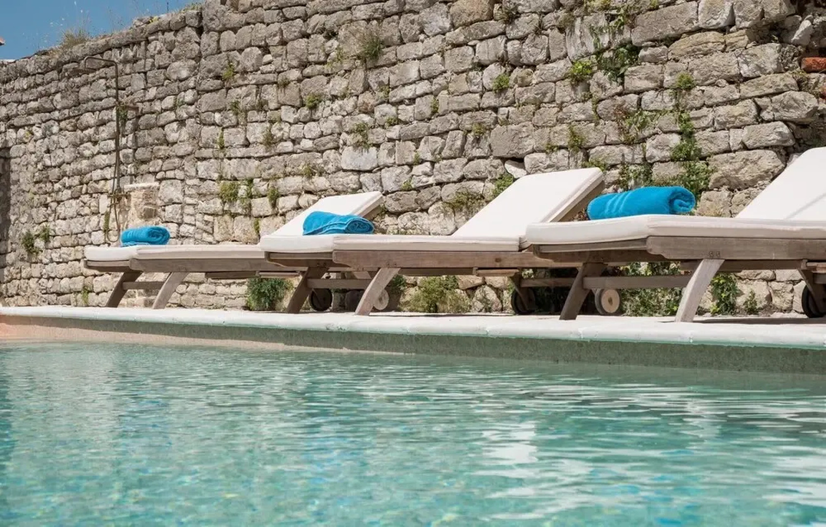 Amazing Home in Osor with Outdoor Swimming Pool, Hot Tub & 3 Bedrooms