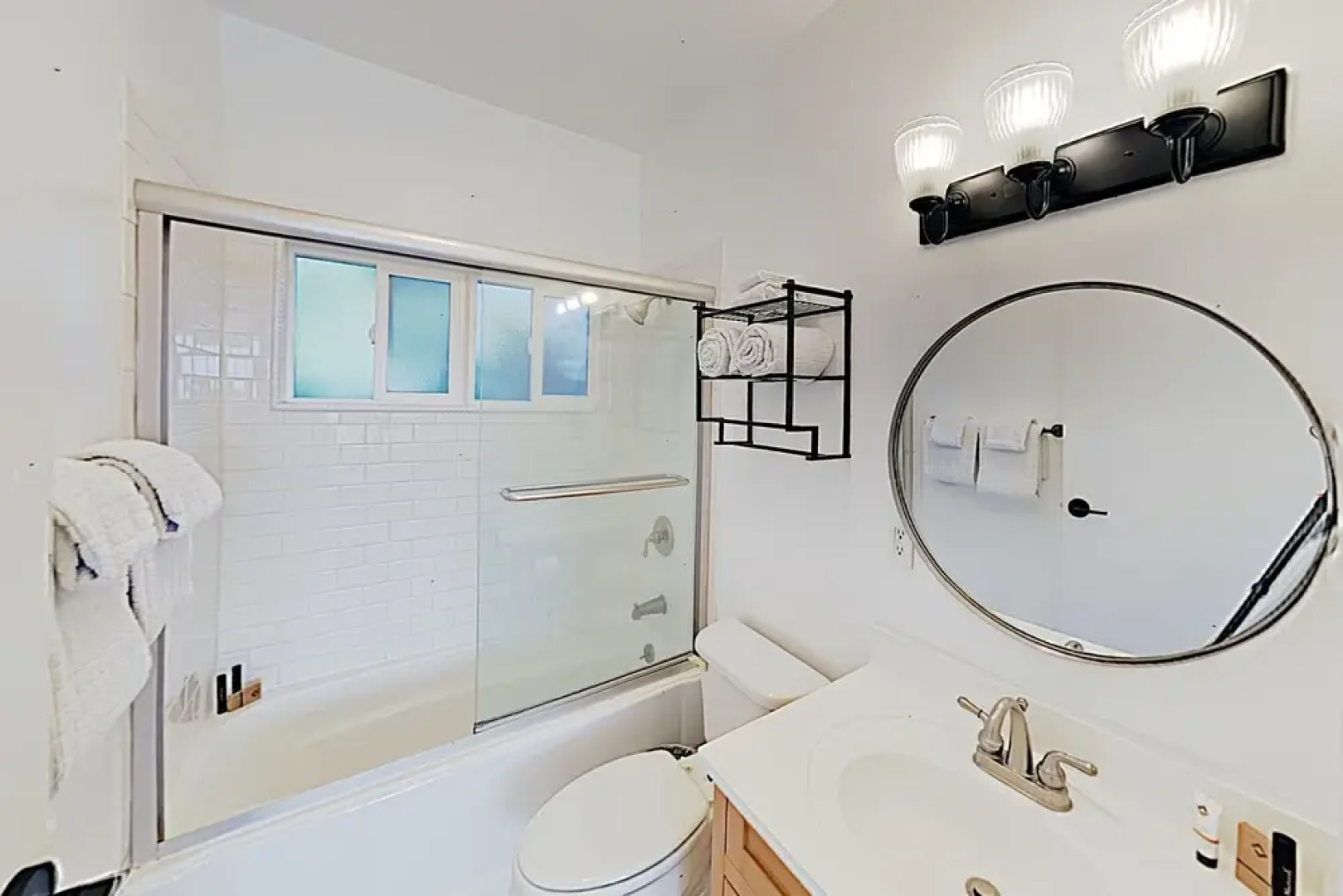 3BR 2BA Summerland Beach Retreat Ocean Views by RedAwning