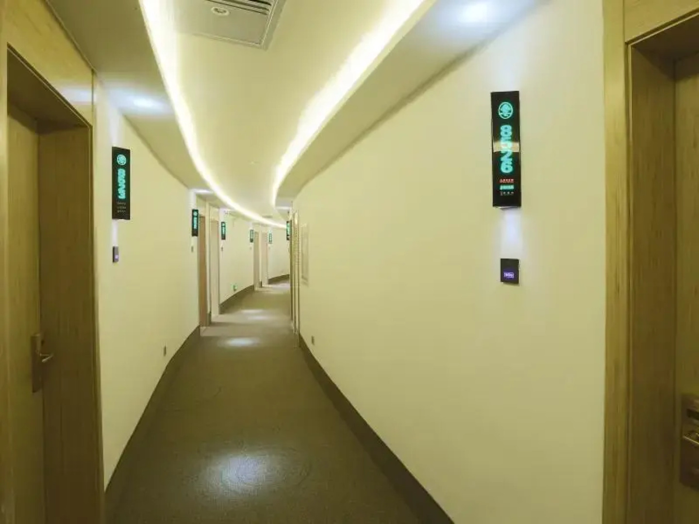 Greentree Inn Chengde Development Zone University