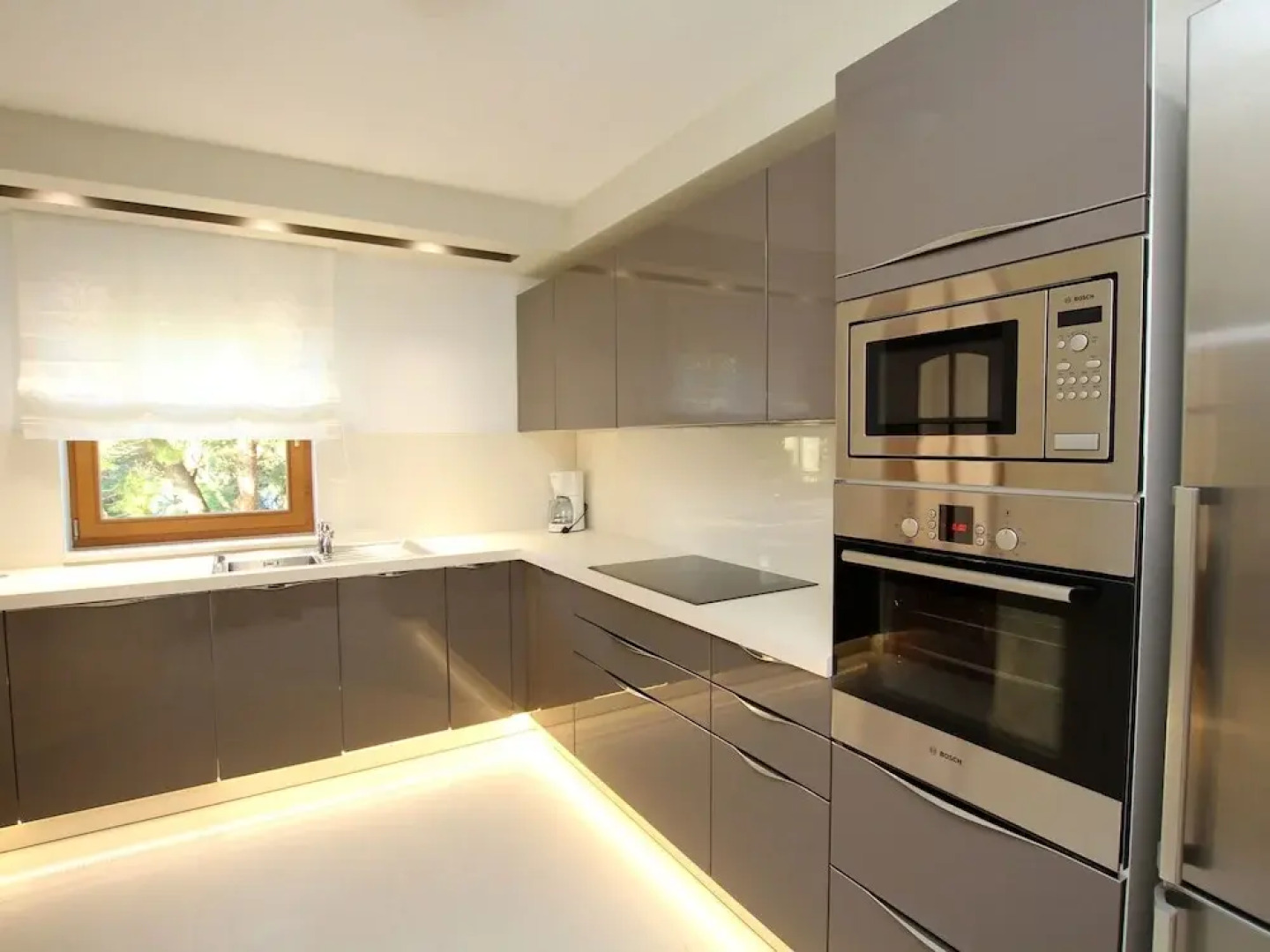 Majestic Villa in Okrug Donji With Swimming Pool