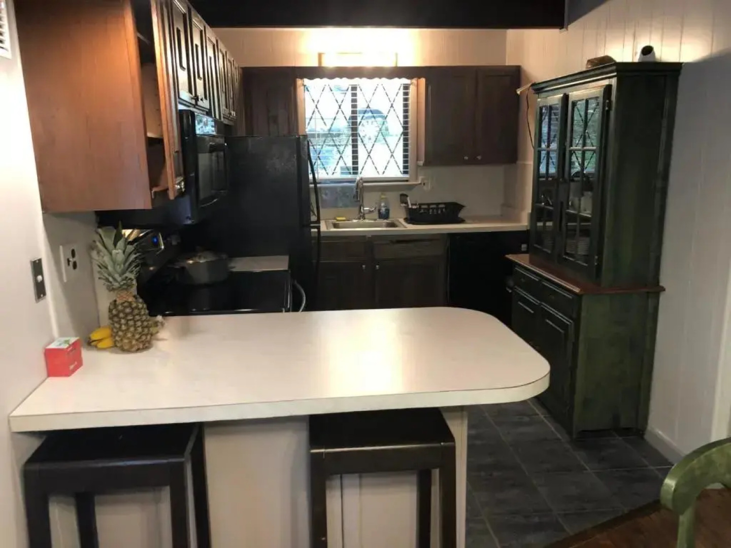 Cozy Cottage at Saw Creek