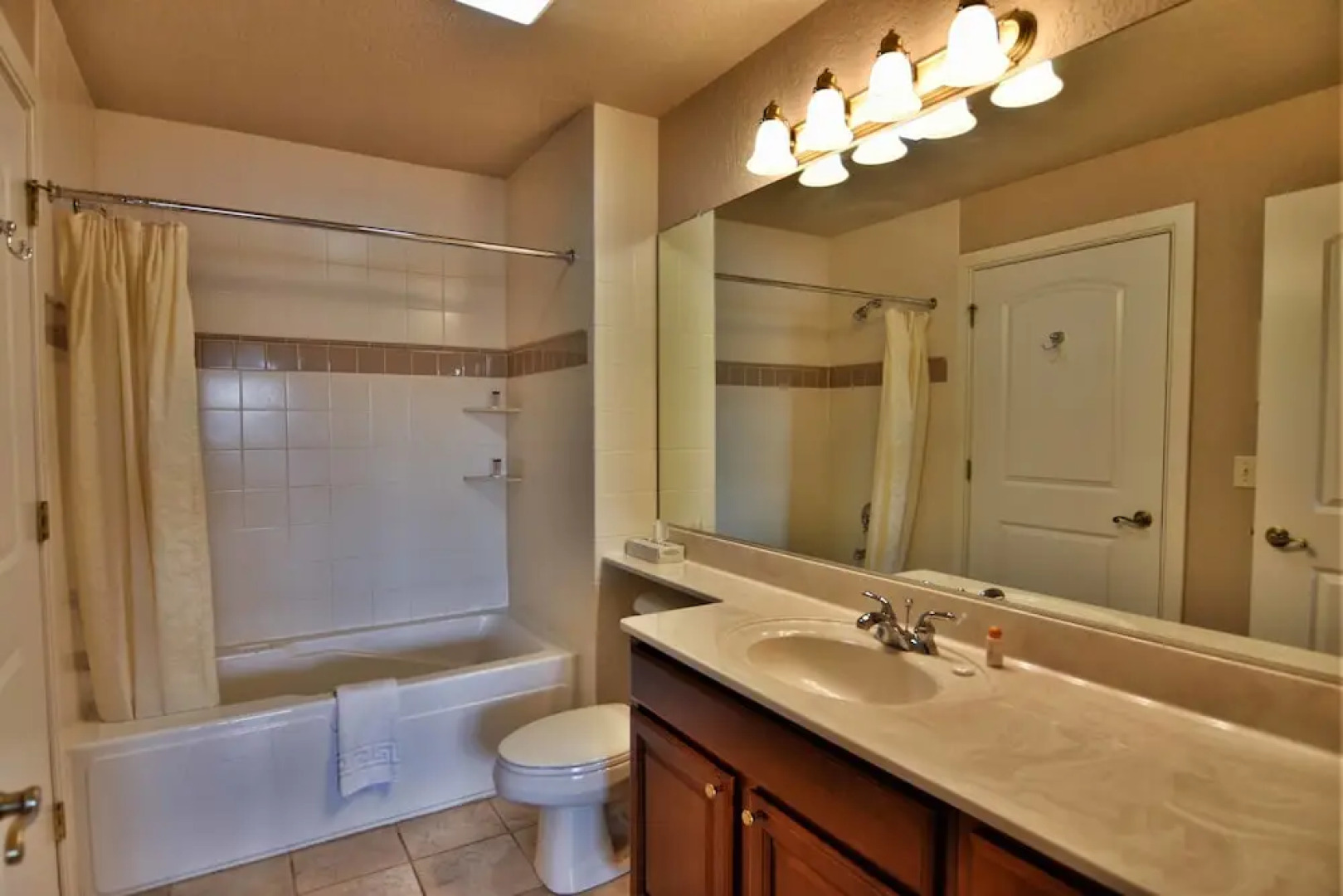 Unit 303 BD/ 2 BA 2 Bedrooms 2 Bathrooms Condo