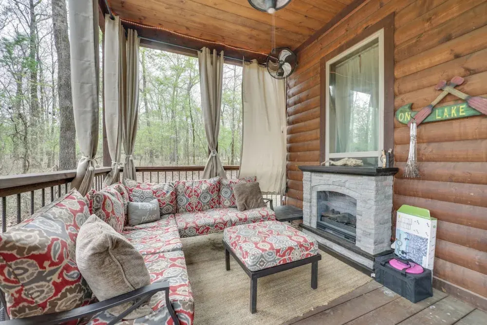 Hot Tub & Fire Pit: Broken Bow Retreat!