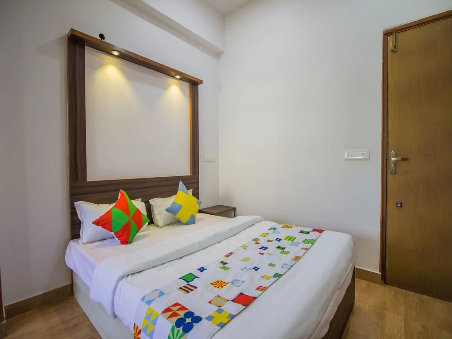 OYO 15125 Home Modern Studio Near Mall De Goa