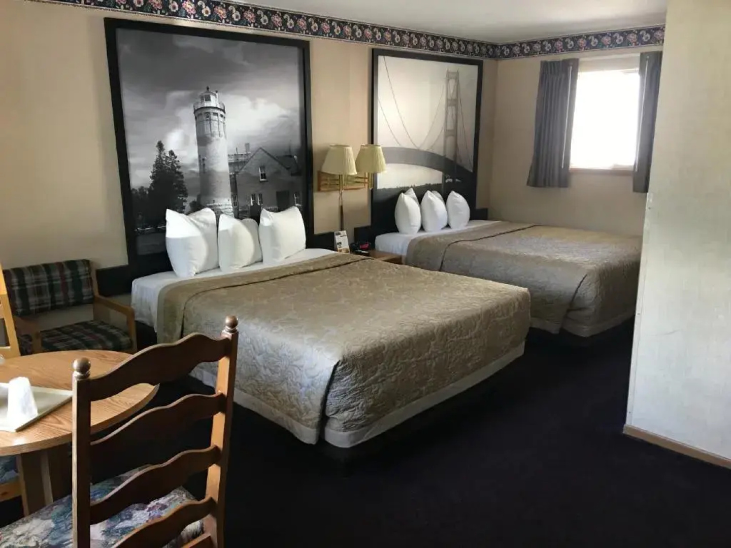 Super 8 Macknaw City/Beachfront Area