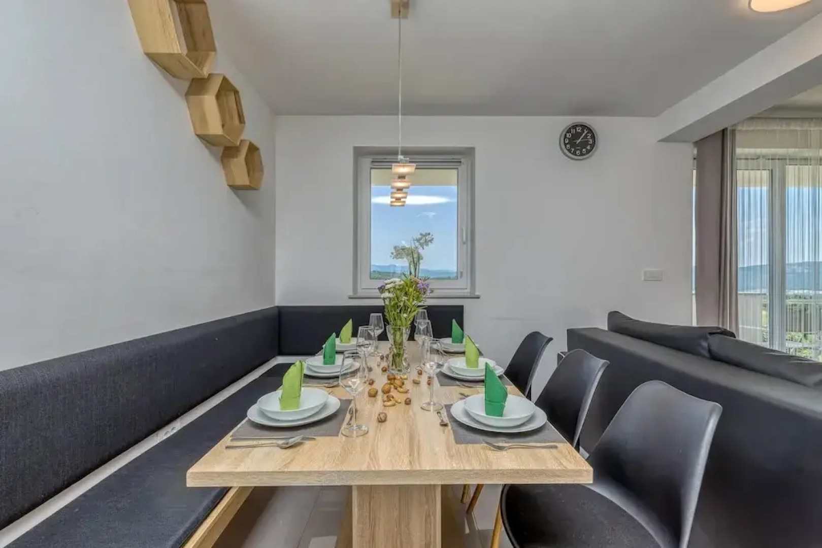 Pool & Whirlpool Villa Art Four