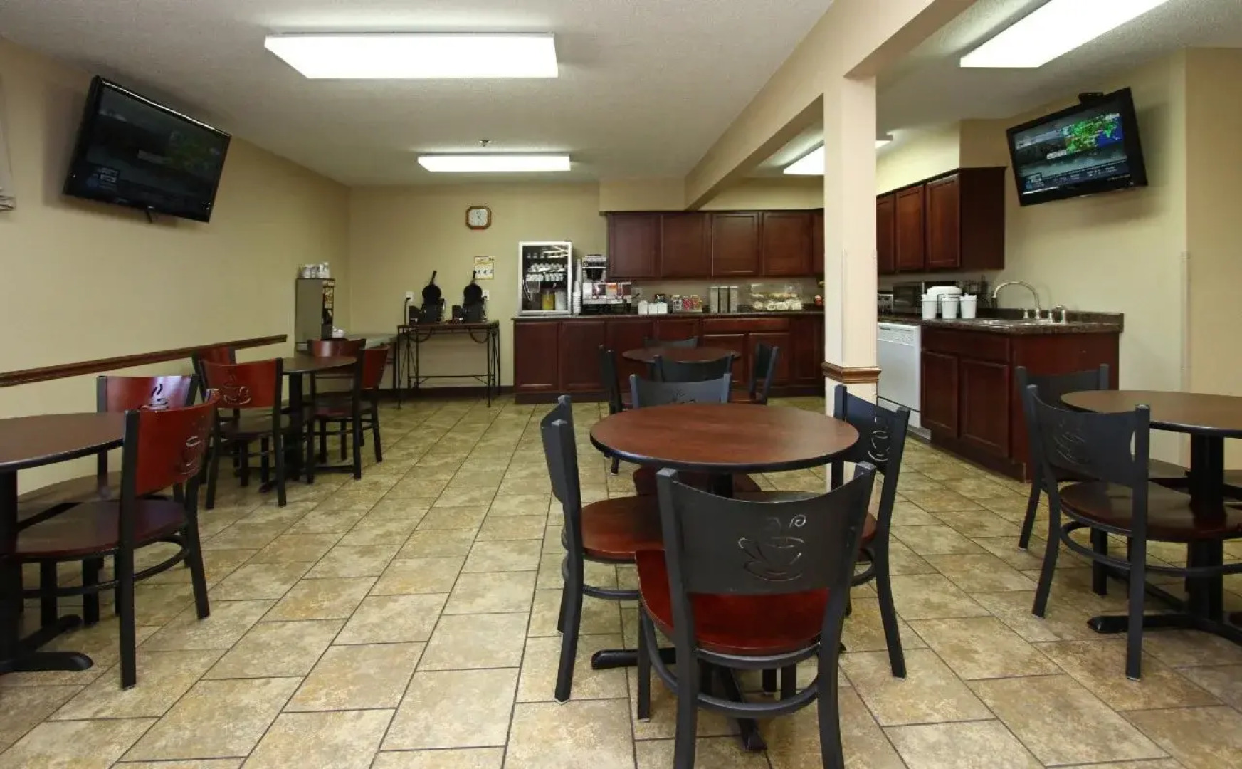 New Victorian Inn and Suites