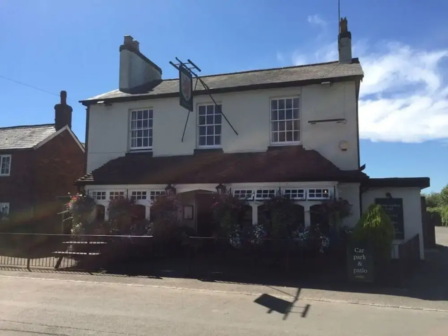 Red Lion Breachwood Green, Rm3