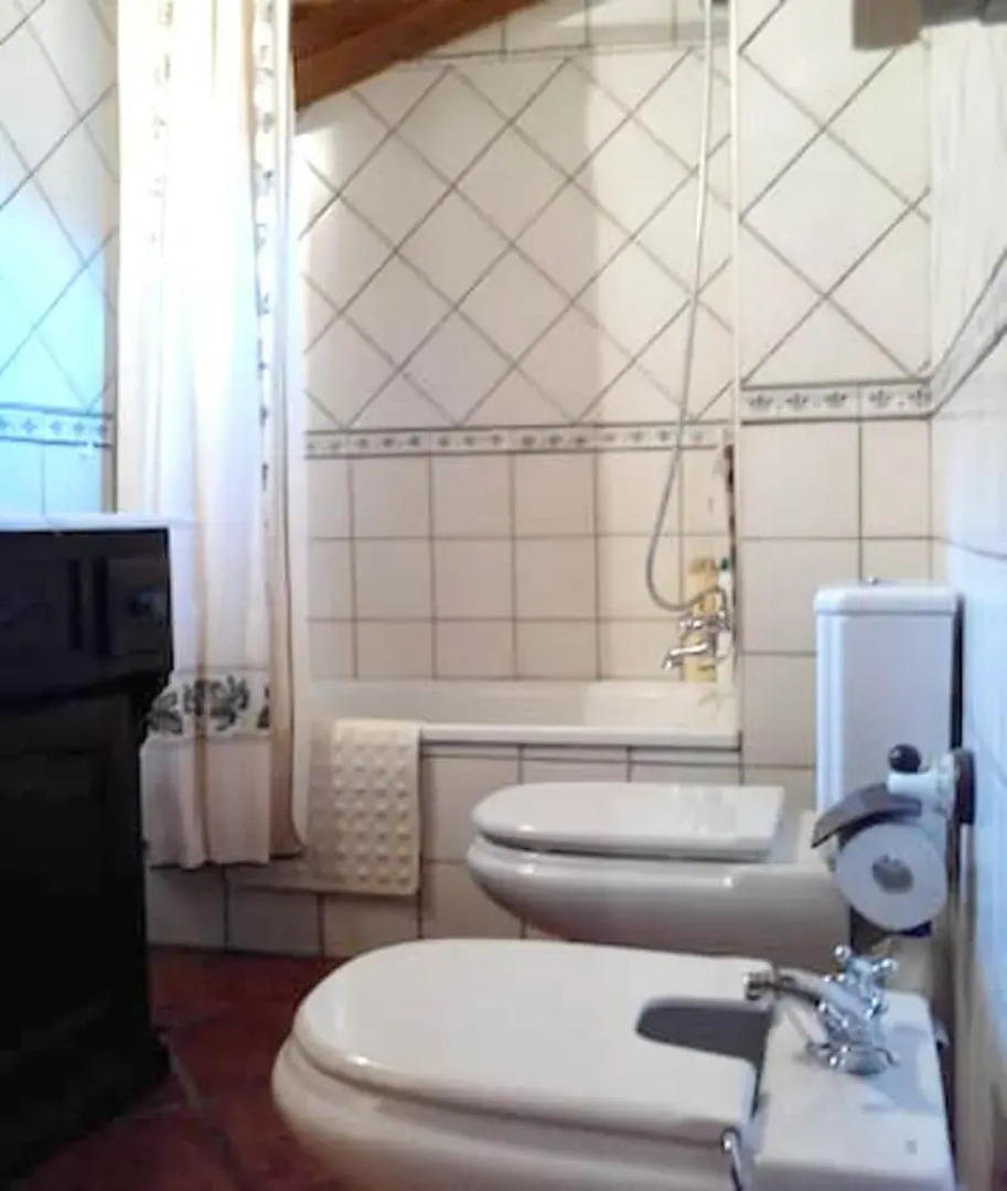 House With 3 Bedrooms in Guisando