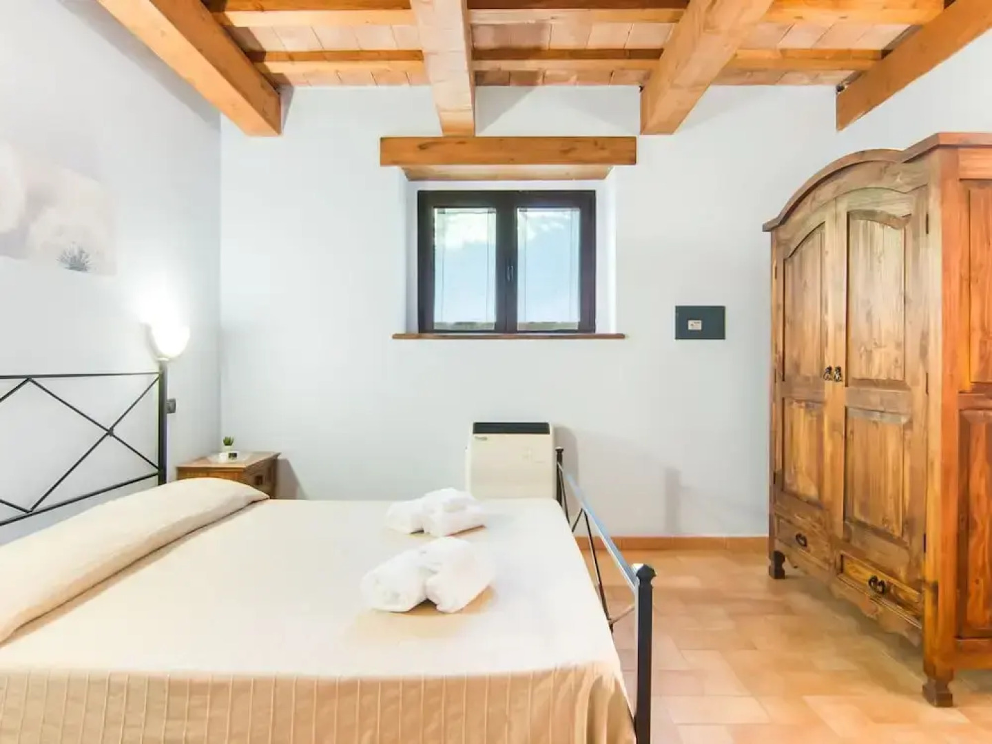 Agriturismo in the Appenines with Covered Swimming Pool & Hot Tub