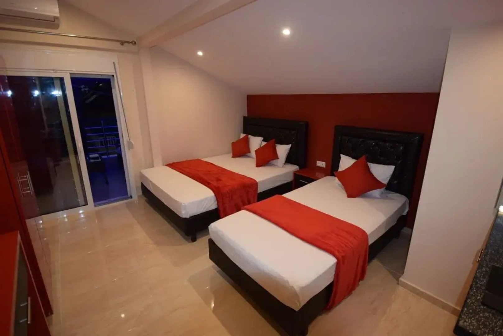 Studio 7 Spacious Studio Apartment in Paralia Featuring a Balcony and