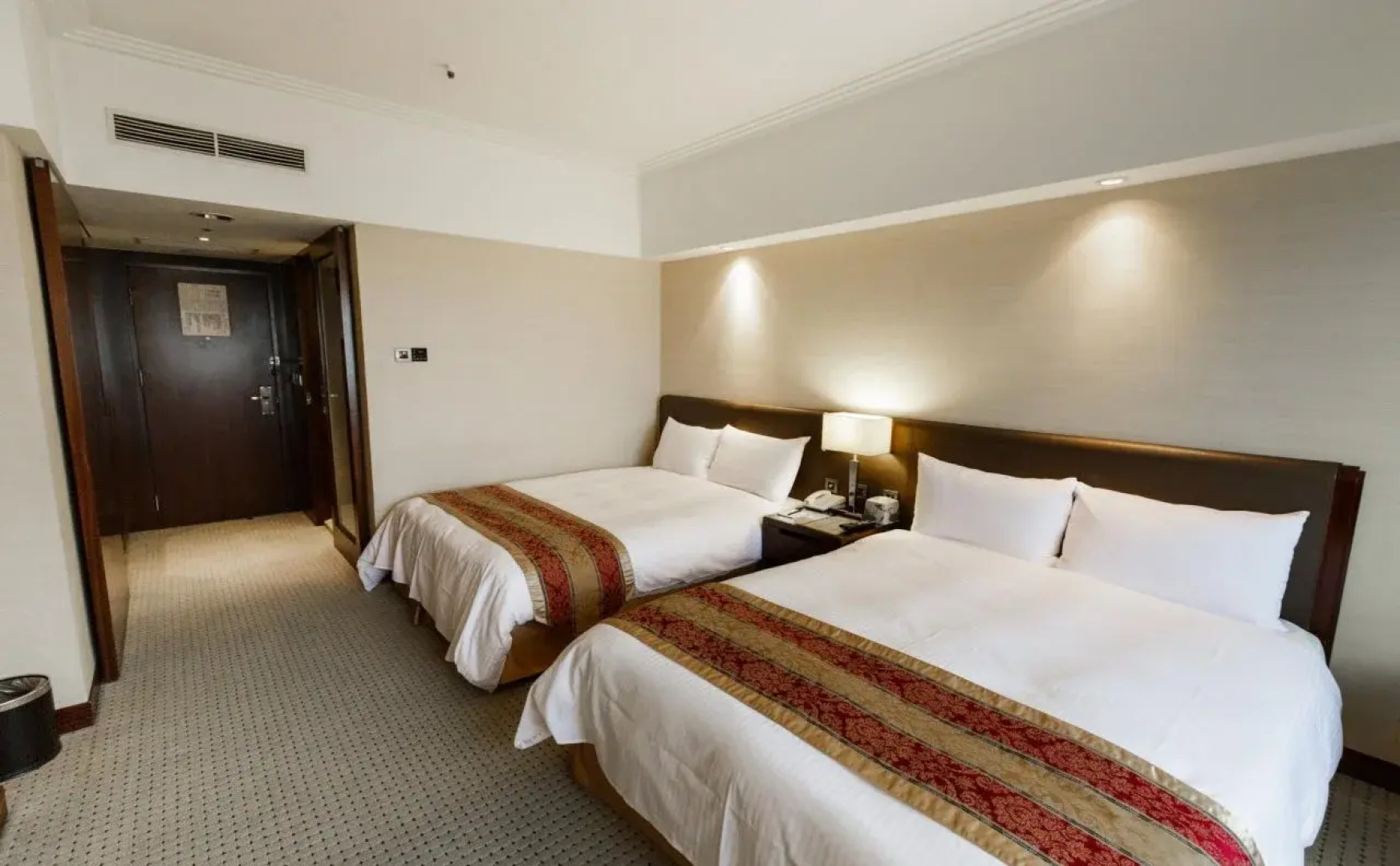 Jen Dow International Hotel