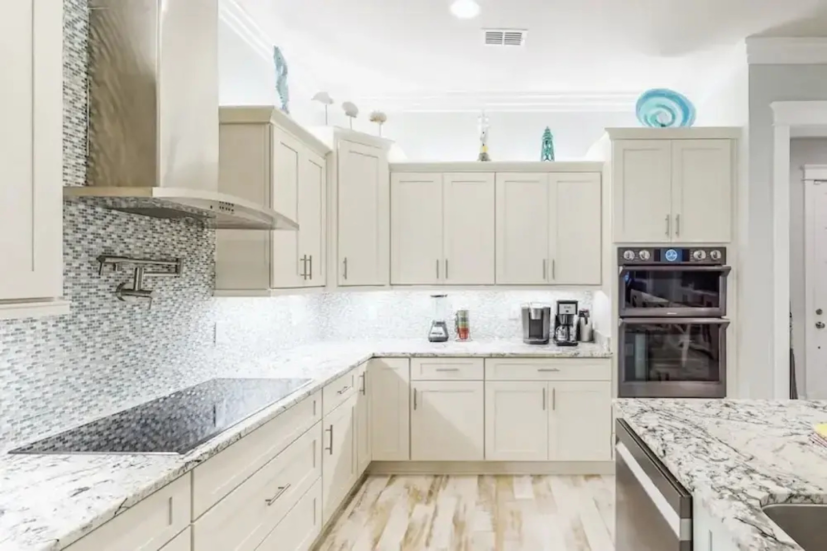 Casa Bella 5 Bedroom Home by RedAwning